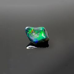◇バロック型◇ブラックオパール(宝石名オパール/加熱処理) エチオピア産 識別済 1.26ct / 10.9x7.9mm前後 [211013506]