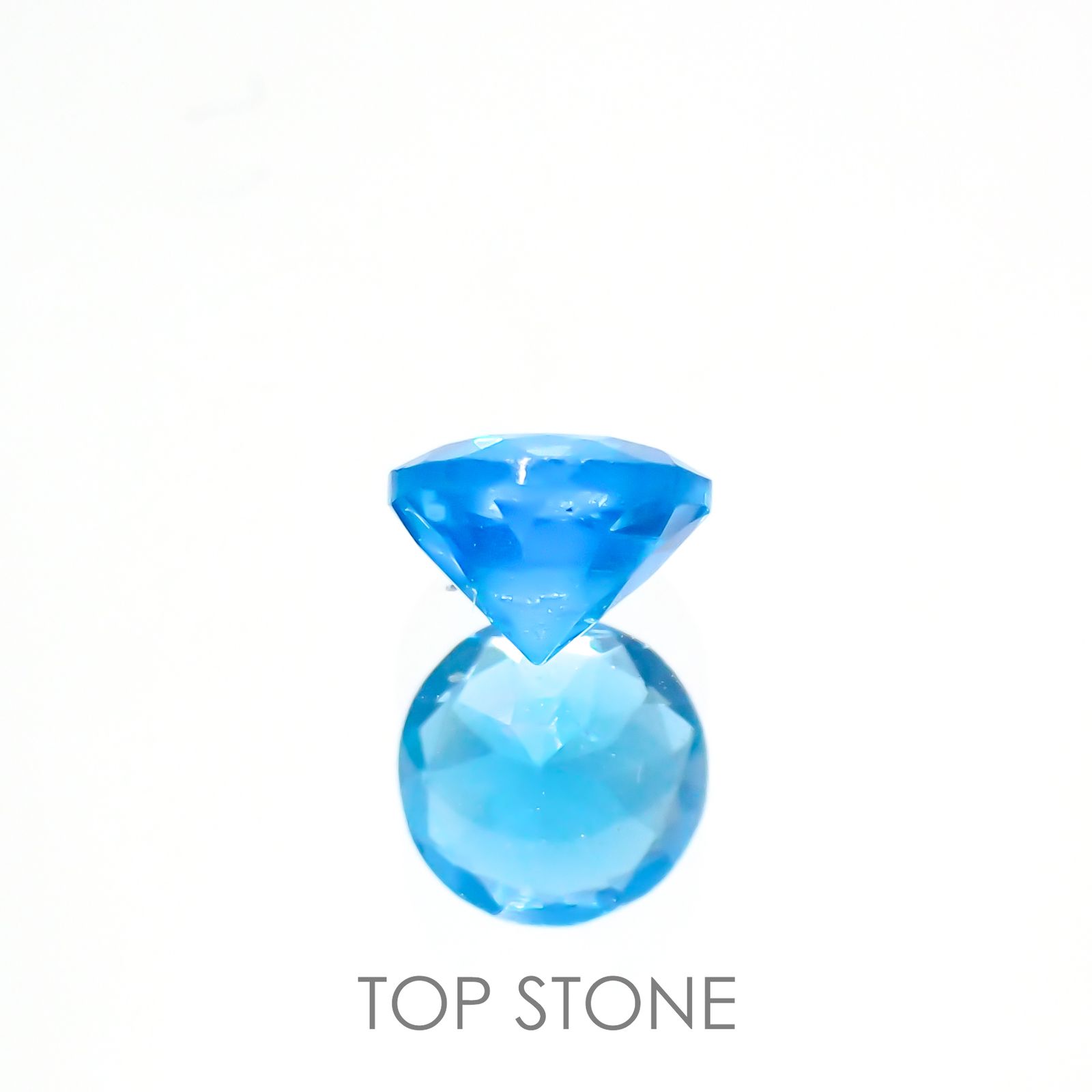 ネオンブルーアパタイト(宝石名アパタイト) マダガスカル産 0.50ct 識別済[210913047]4.9×4.9mm前後