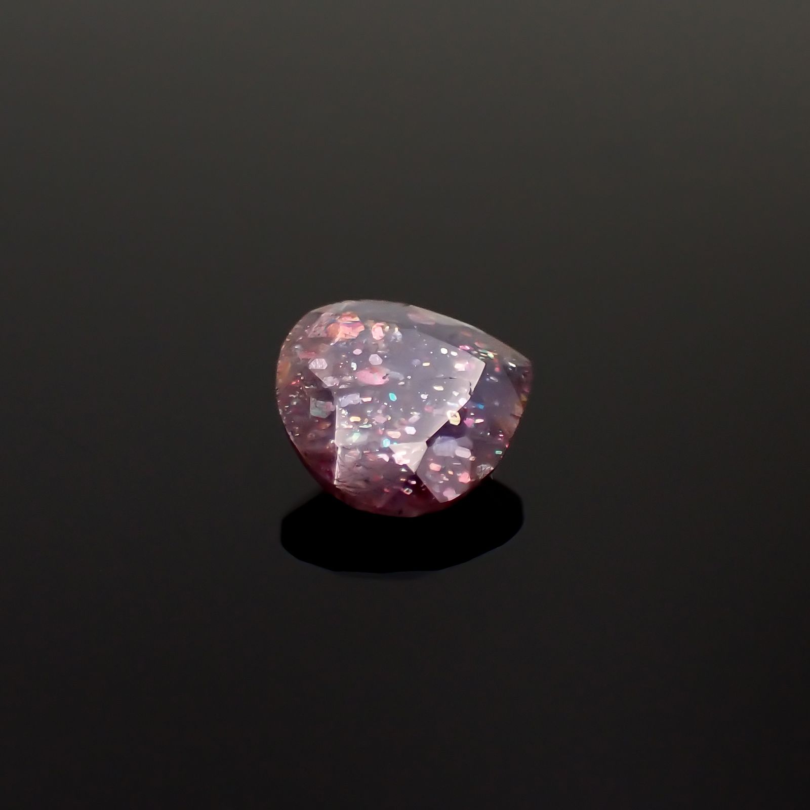 ブラッドショットアイオライト インド産 1.63ct[230923348]9x8.9mm前後