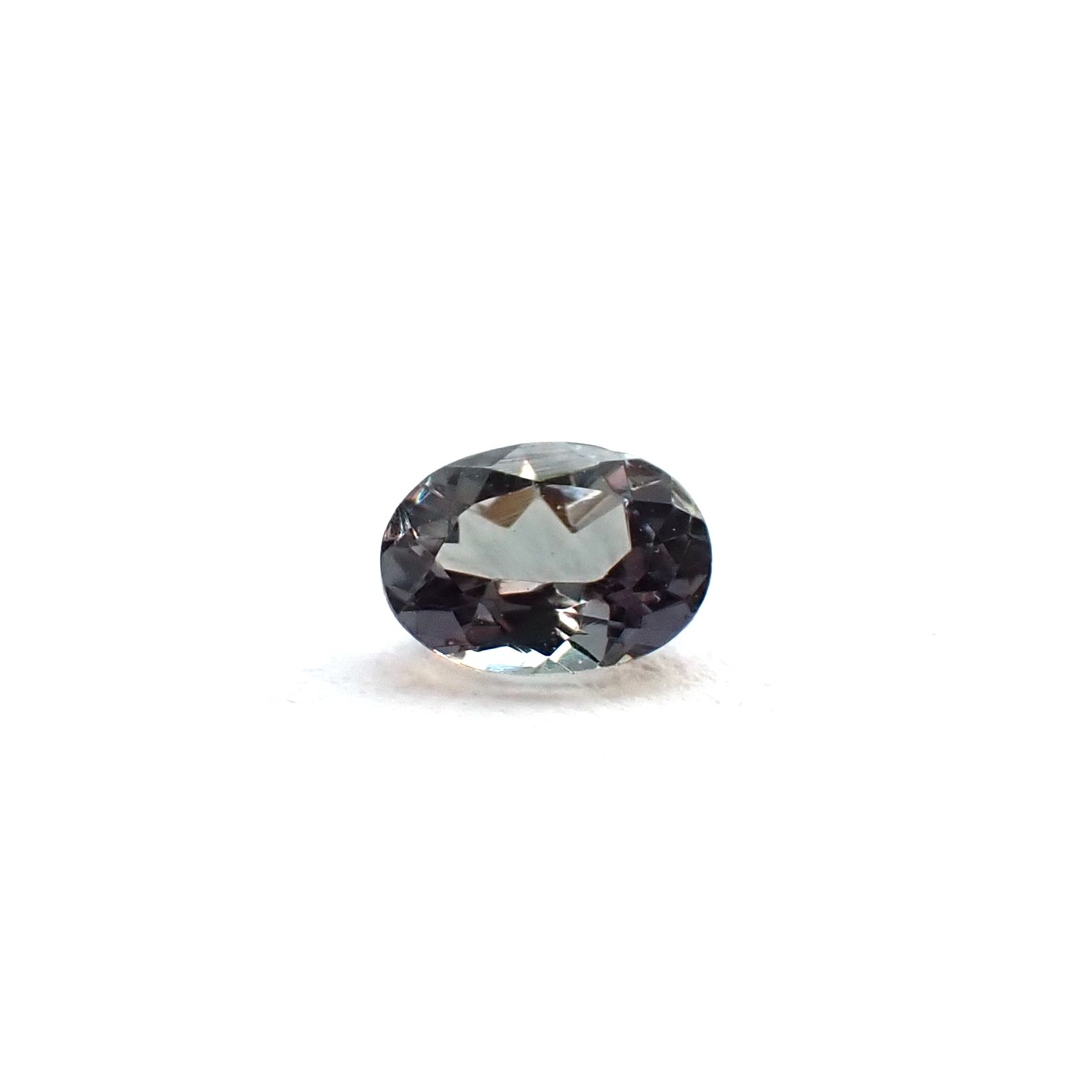 ベキリーブルーガーネット（カラーチェンジガーネット アレキタイプ） マダガスカル・ベキリー産 0.16ct / 4x2.9mm前後 [260732453]