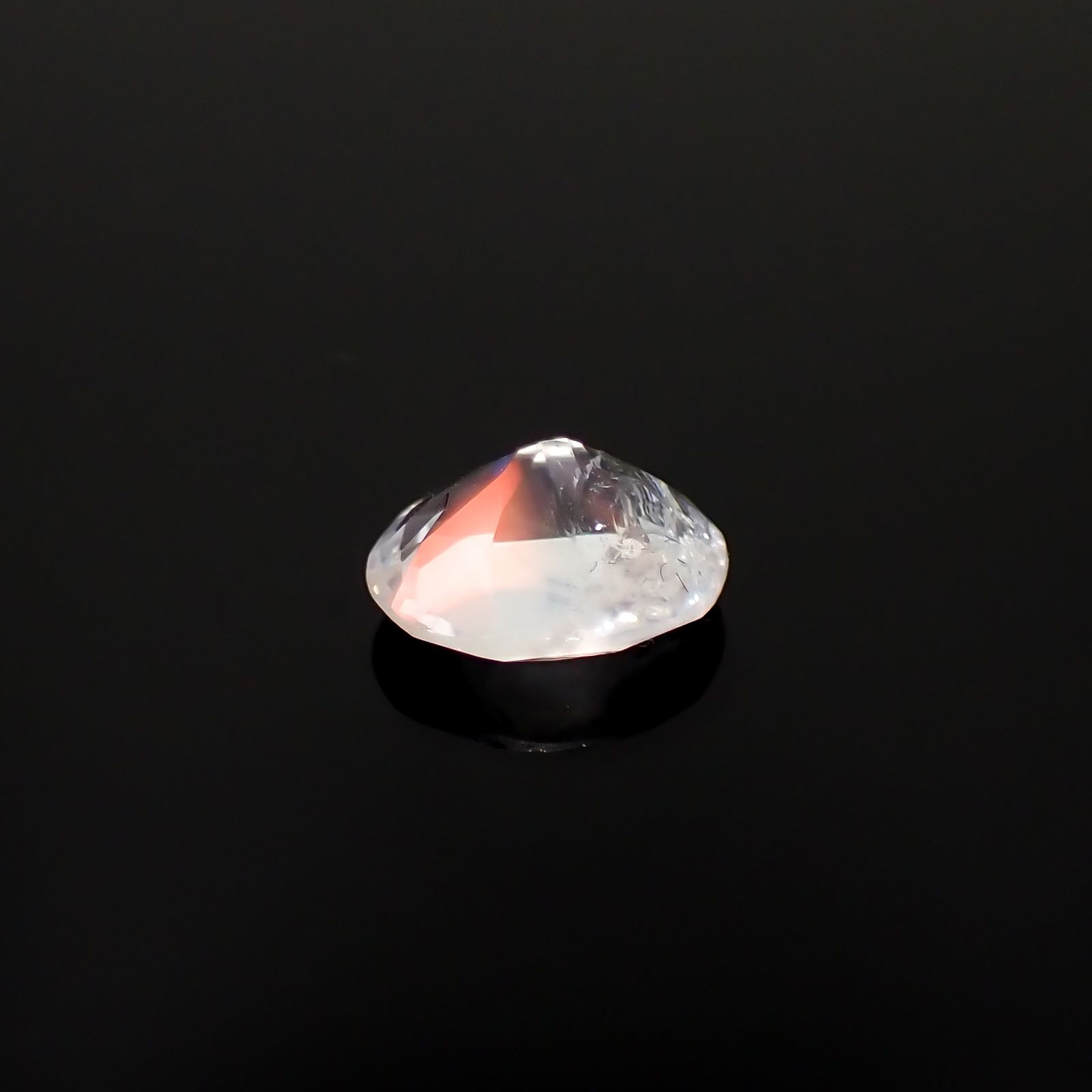 レインボームーンストーン(宝石名ラブラドライト)タンザニア産 0.64ct 識別済[230321266]6.5x5.3mm前後