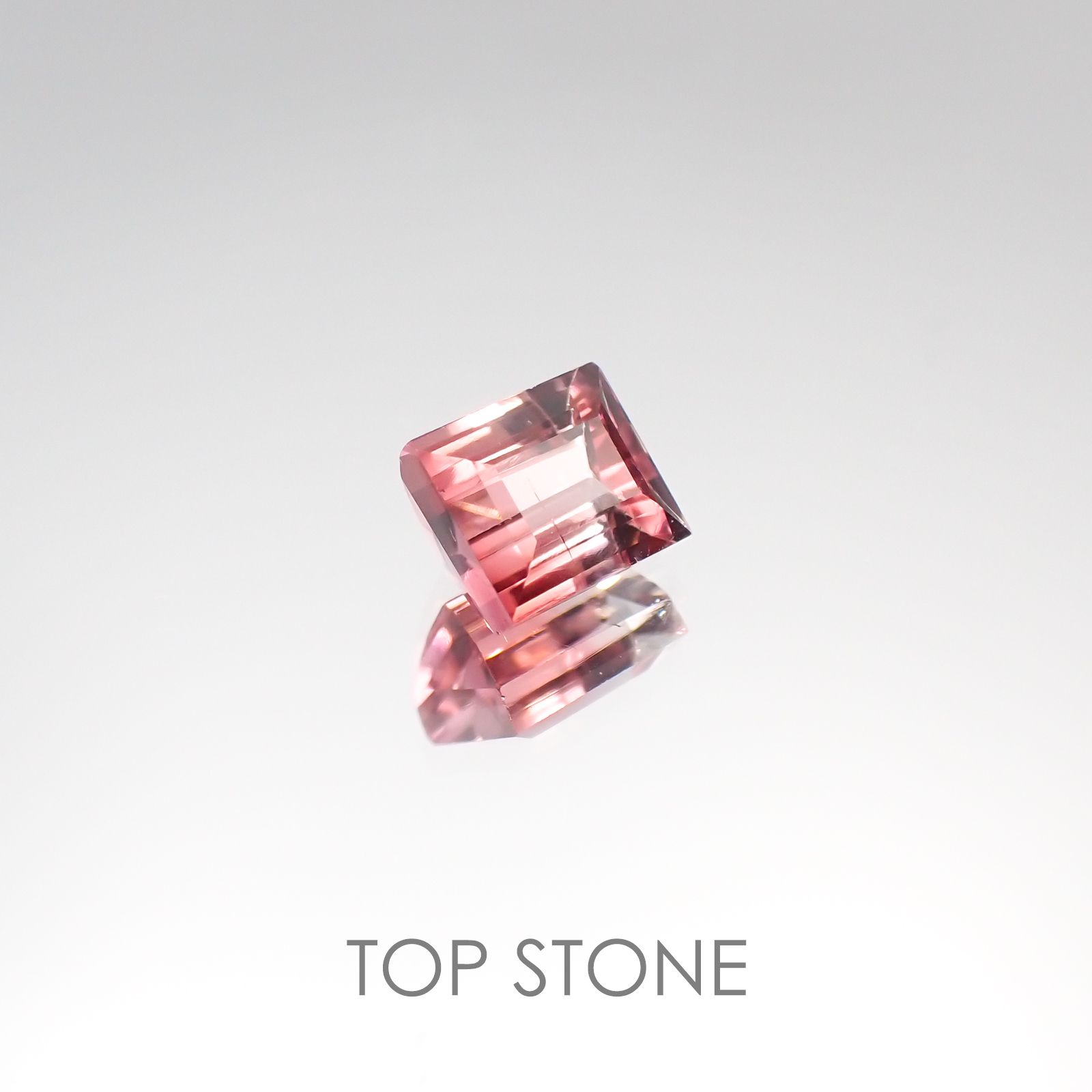 パーティカラートルマリン(宝石名パーティカラード・トルマリン) ブラジル産 1.210ct ソ付(彩珠)[20117509]6×5.1mm前後