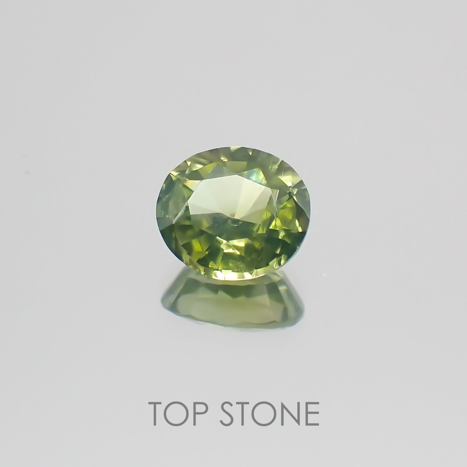 グリーンジルコン(宝石名ジルコン) スリランカ・カンボジア産 1.19ct 識別済[21038614]6.5×5.9mm前後