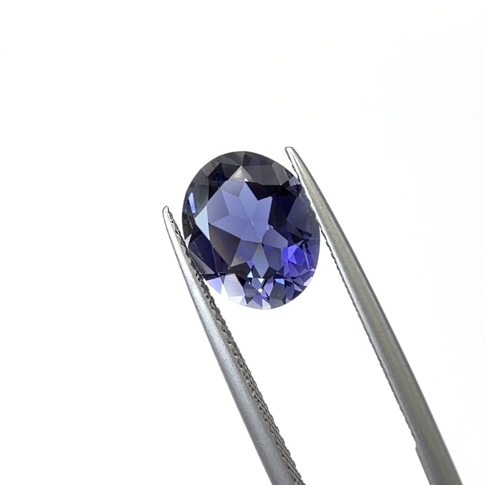 アイオライト タンザニア産 2.60ct / 11x8.9mm前後 [260231741] | TOP