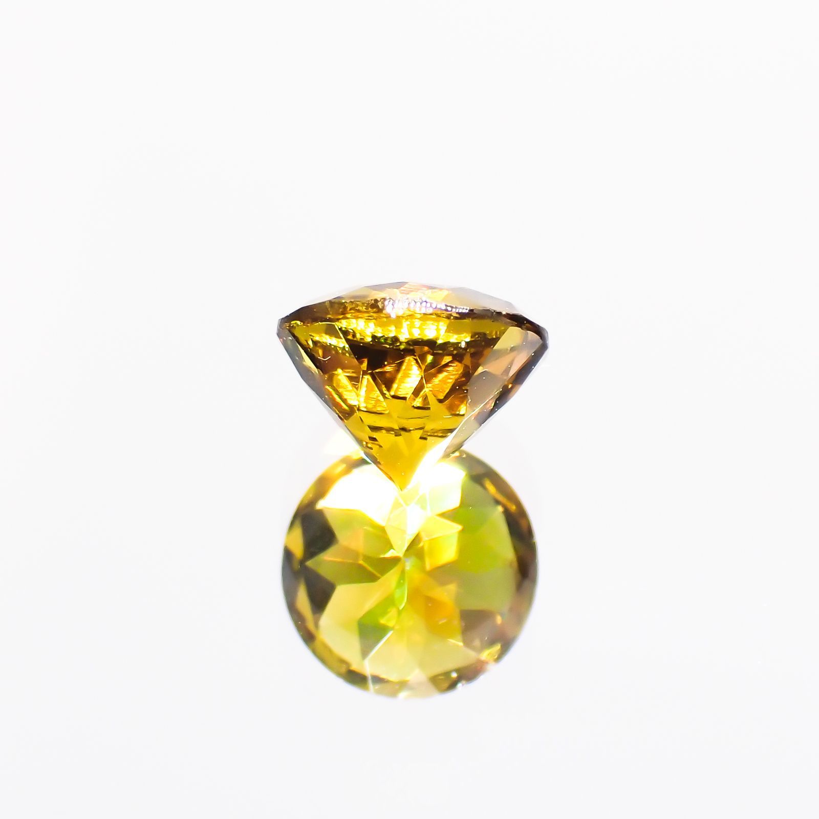 グロッシュラーアンドラダイトガーネット(宝石名グロッシュラー/アンドラダイト・ガーネット)ナミビア産 1.36ct 識別済[220114307]6.4x6.4mm前後
