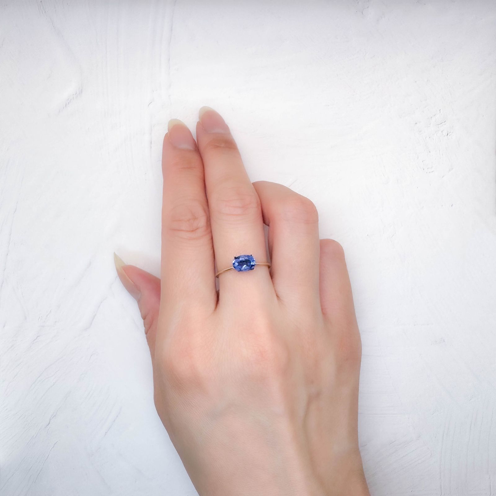 カラーチェンジフローライト ブラジル産 0.92ct / 7.2x5.1mm前後 [250530449]