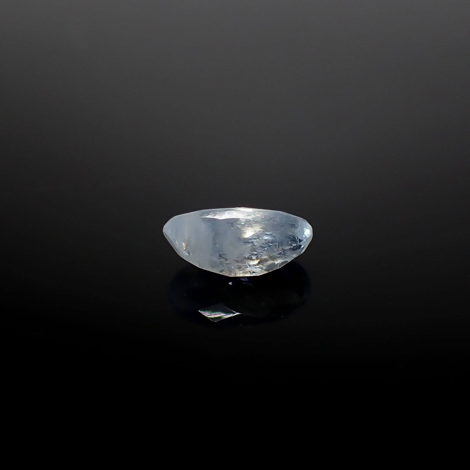 イリデッセンスアクアマリン ブラジル産 1.98ct [250730713]11.2x5.8mm前後
