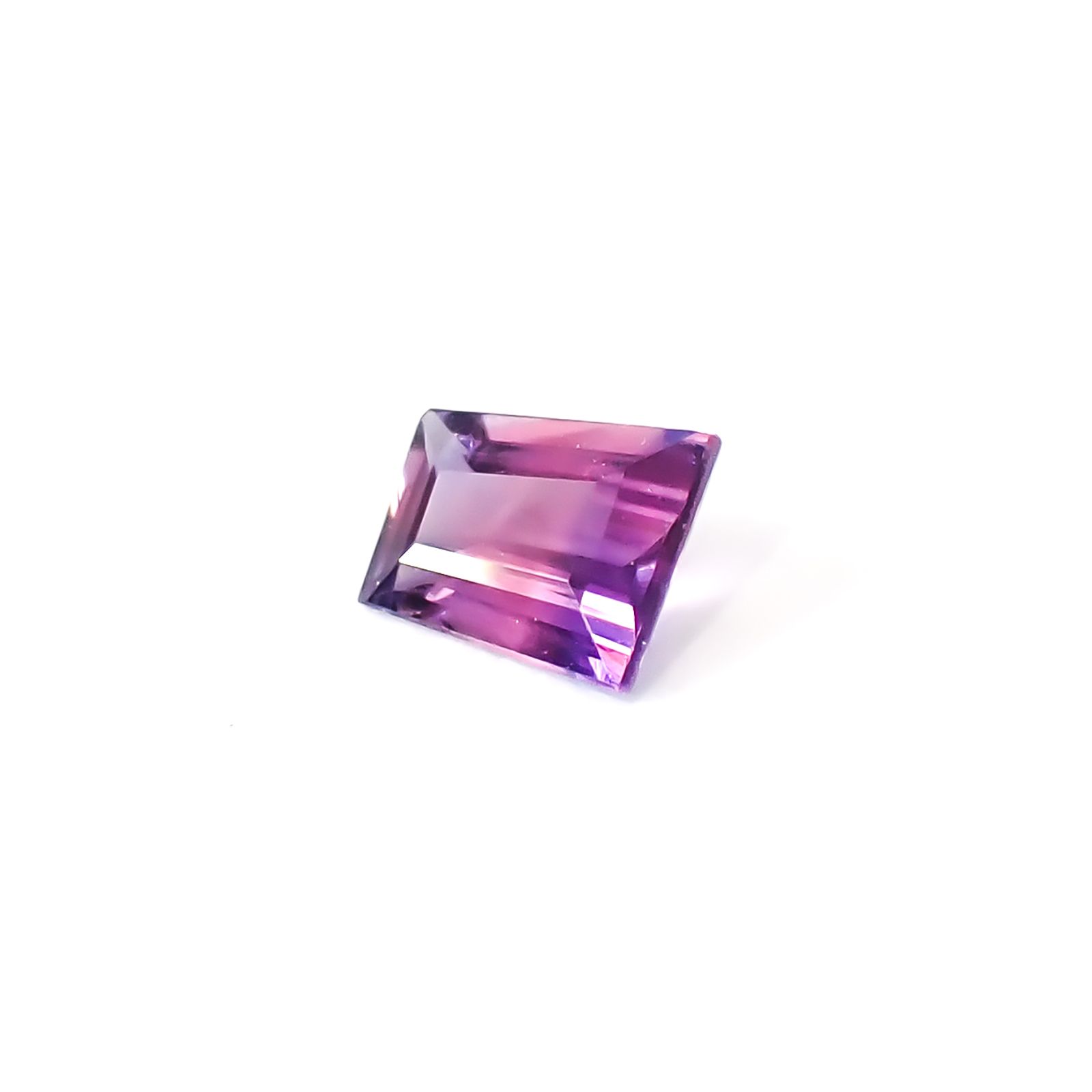ウィンザーサファイア タンザニア・ウィンザー産 0.18ct / 3.6x3mm前後 [260532131]