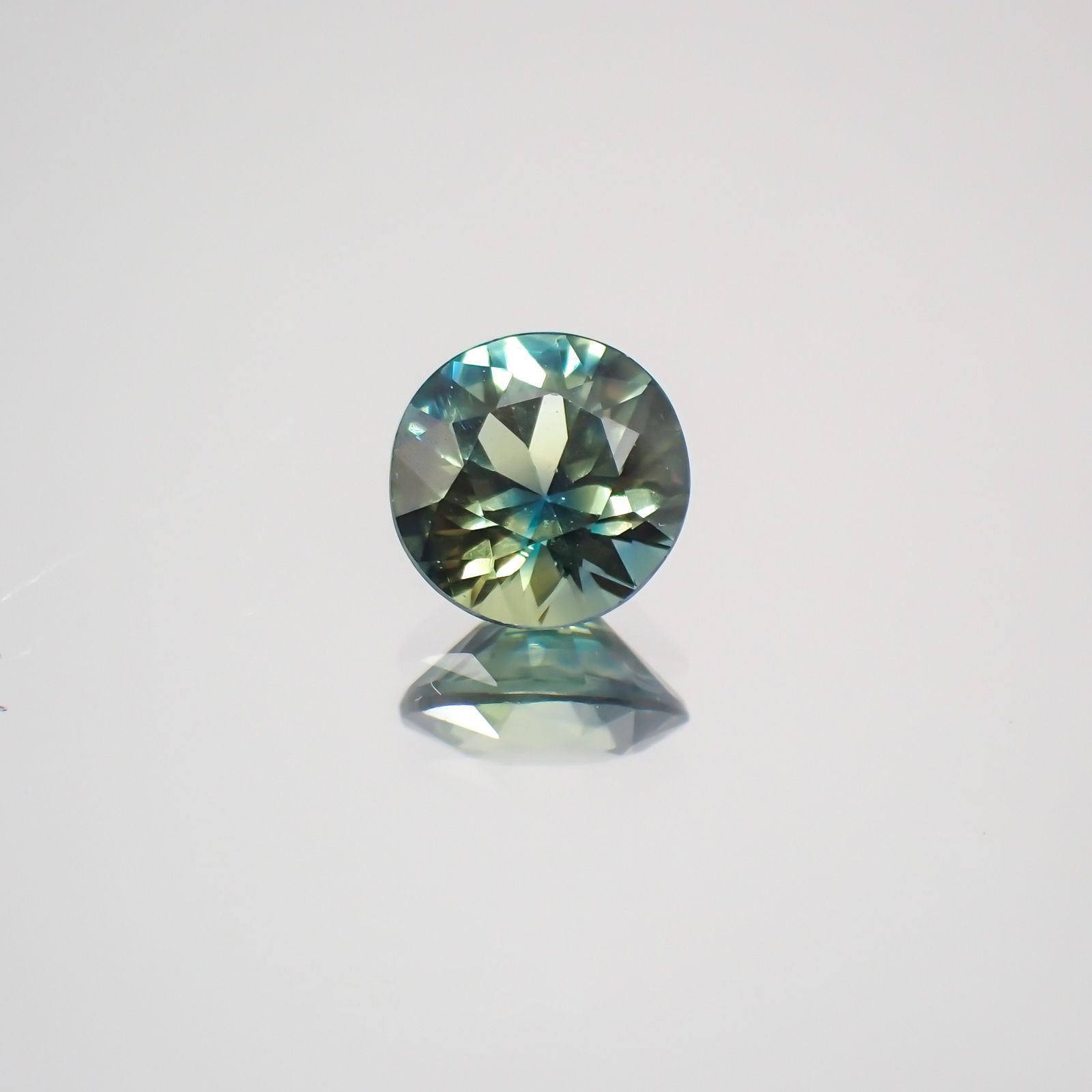 モンタナサファイア アメリカ産 ルース 0.47ct[210410617]4.6×4.6mm前後