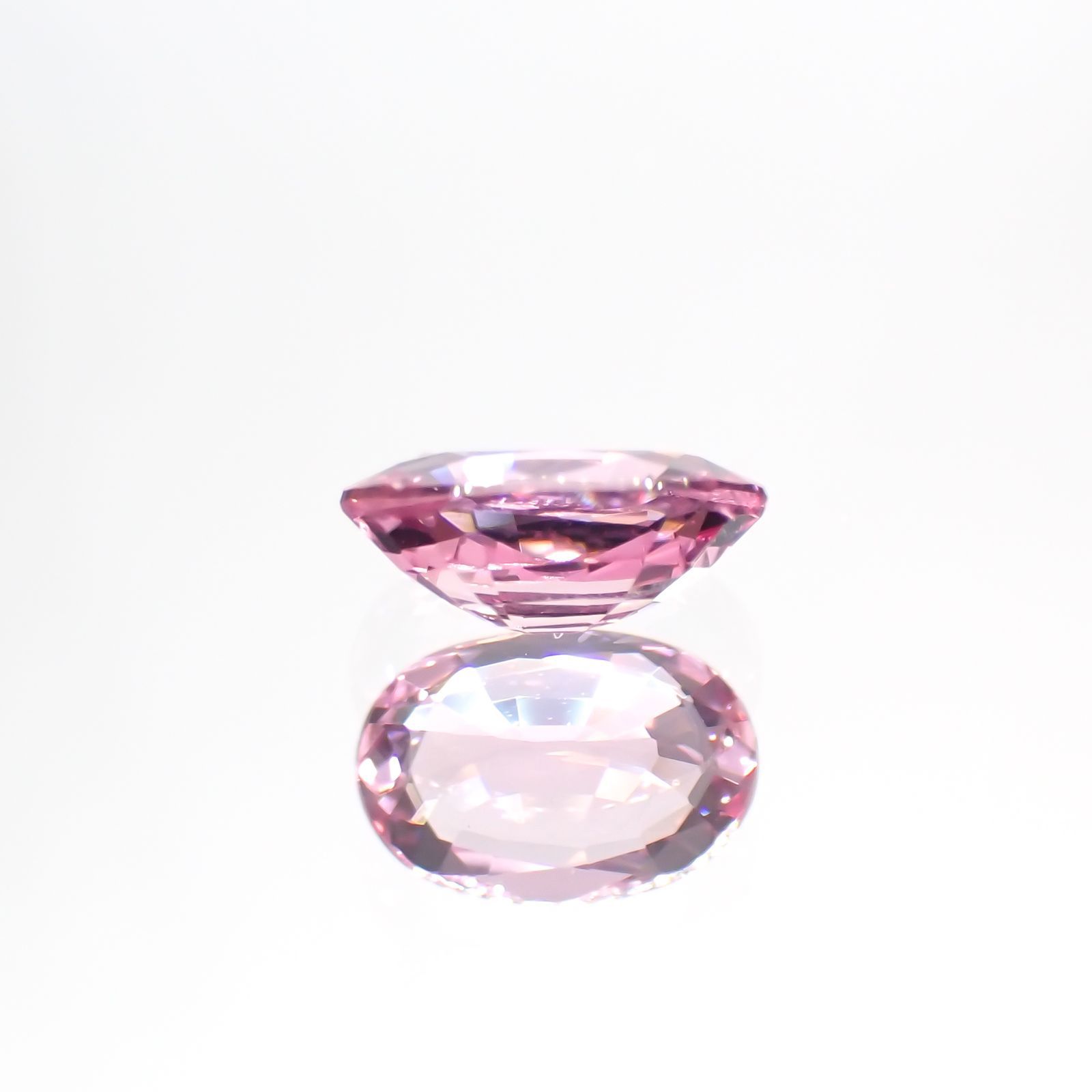 パパラチャサファイア(宝石名サファイア/別名パパラチャ・サファイア) スリランカ産 0.500ct DGL鑑付[21029433]5.8×3.9mm前後