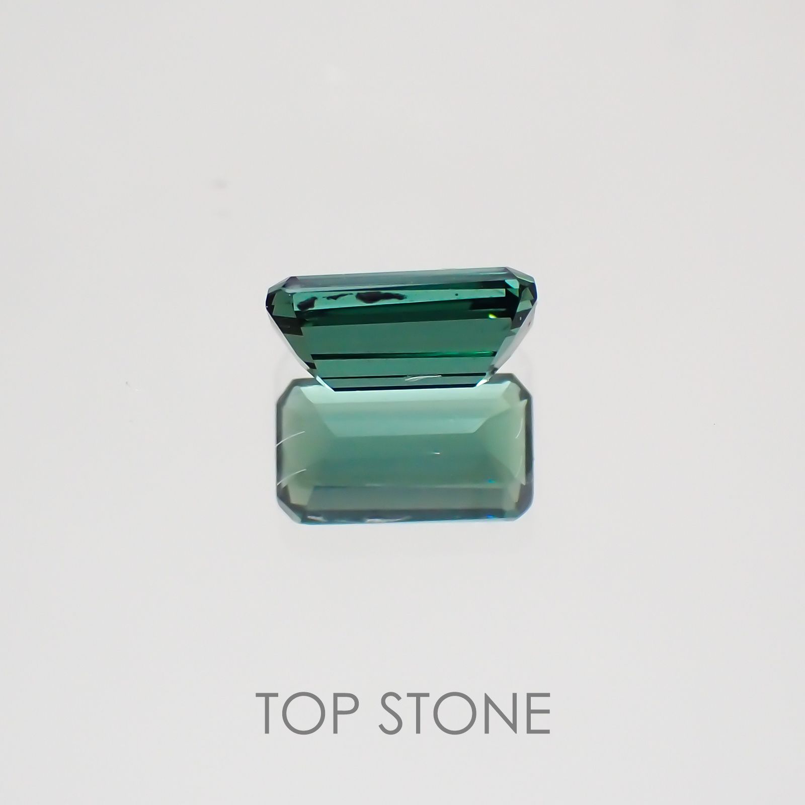 トルマリン 非加熱(宝石名グリーン・トルマリン) ナイジェリア産 0.43ct 識別済[20128983]5.8×3.3mm前後
