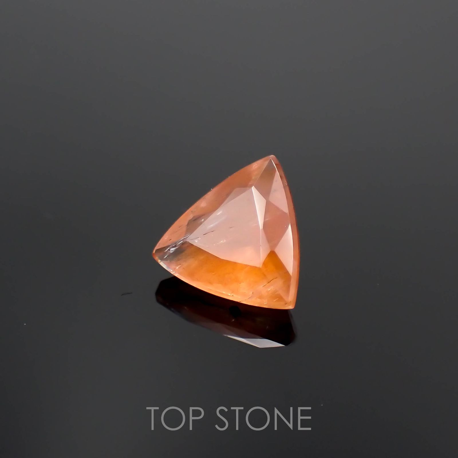 サンストーンスキャポライト(宝石名シーン・スキャポライト)タンザニア産 1.42ct 識別済[221219282]8.2x8.4mm前後