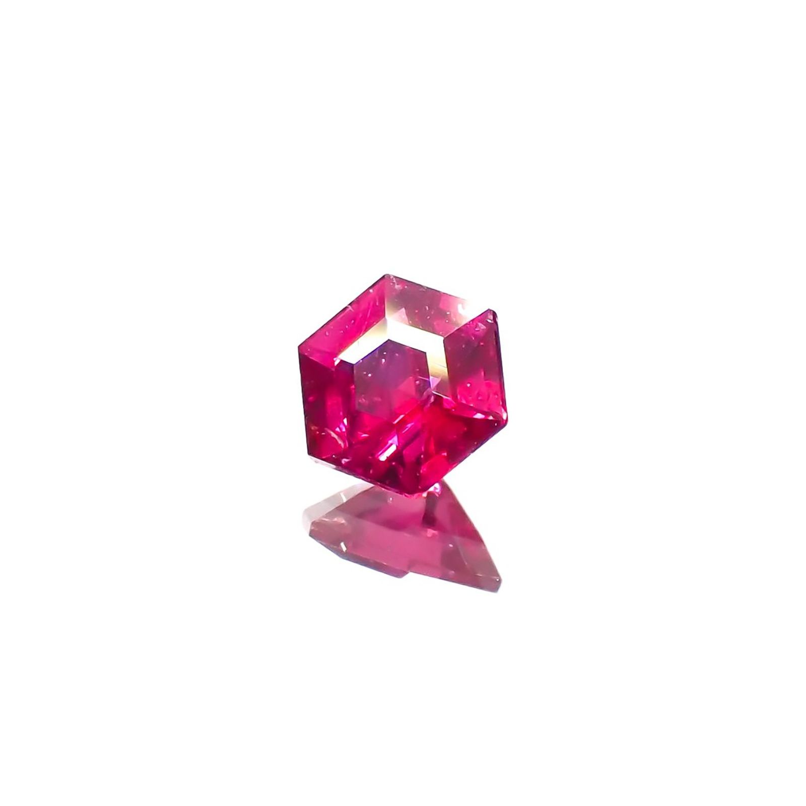 ◇ヘキサゴンカット◇ルビー 非加熱 モザンビーク産 0.22ct / 3.6x3.5mm前後 [240427111]