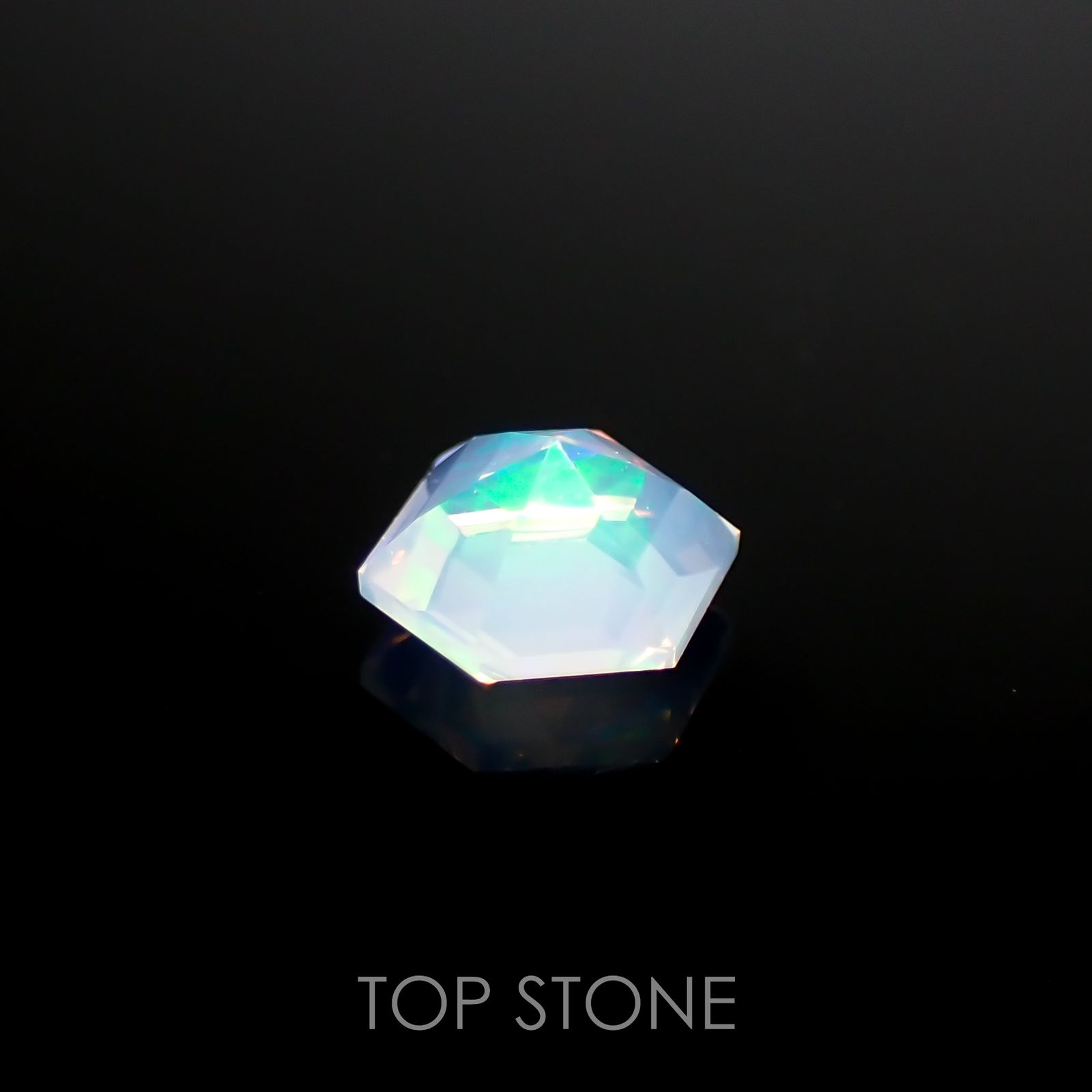 ◇ヘキサゴンカット◇エチオピアオパール(宝石名オパール)エチオピア産 0.29ct 識別済[220115482]4.8x4.7mm前後