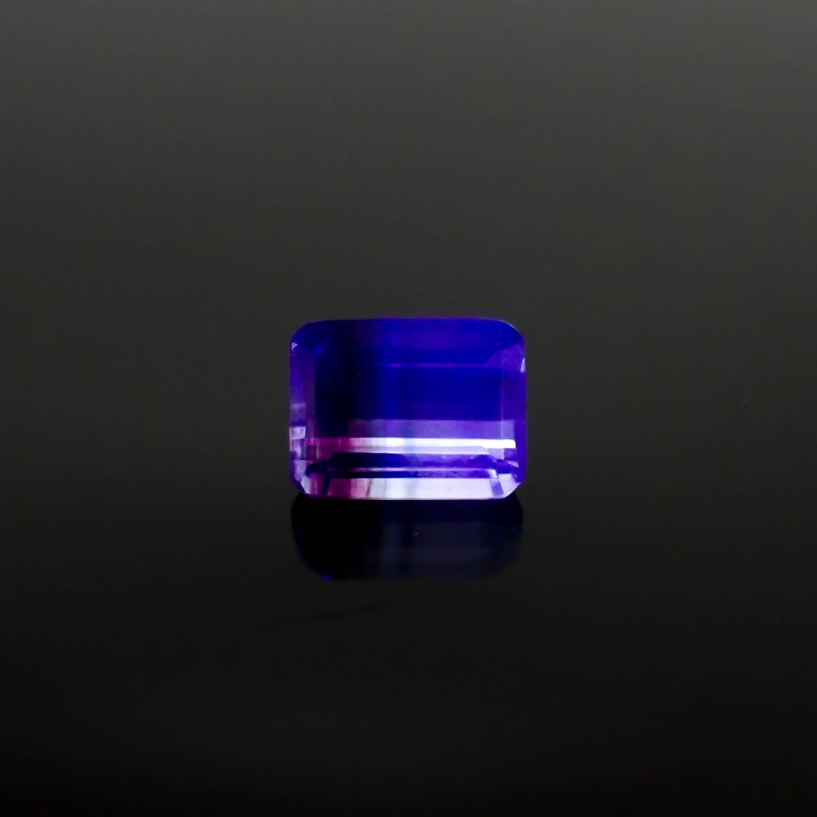 パーティカラーフローライト フルオレッセンス ブラジル産 3.12ct[240828648]9x6.9mm前後