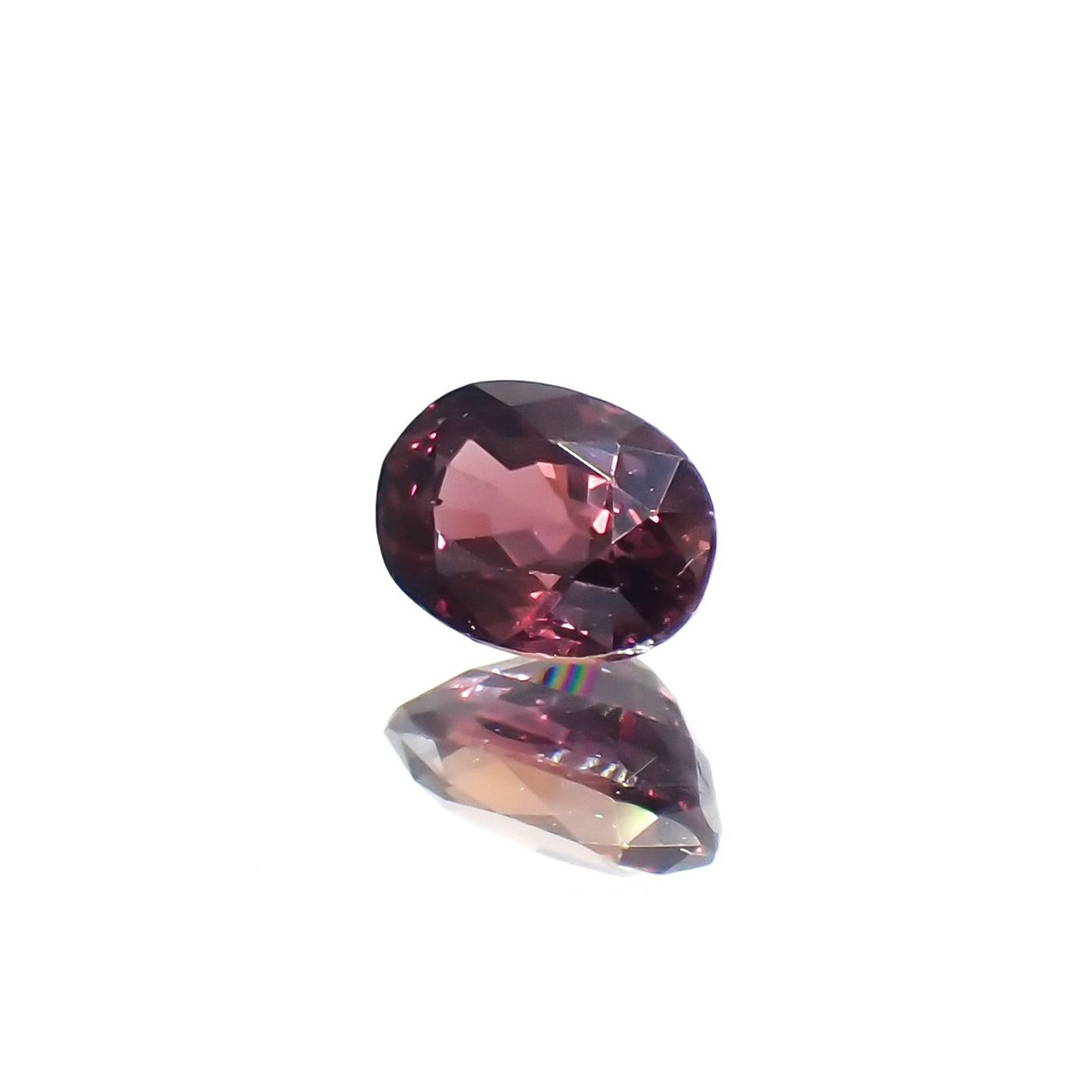 カラーチェンジサファイア非加熱(宝石名カラーチェンジ・サファイア)タンザニア産 識別済 0.44ct / 4.9x3.4mm前後 [230320841]