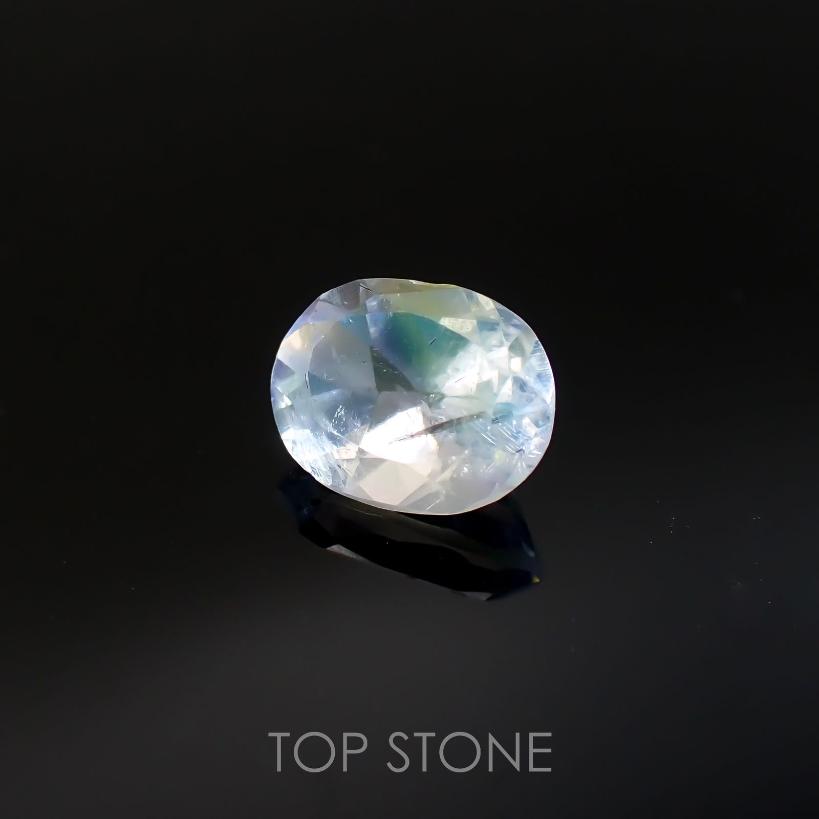 レインボームーンストーン(宝石名ラブラドライト)タンザニア産 1.14ct 識別済[220817475]7.6x6mm前後