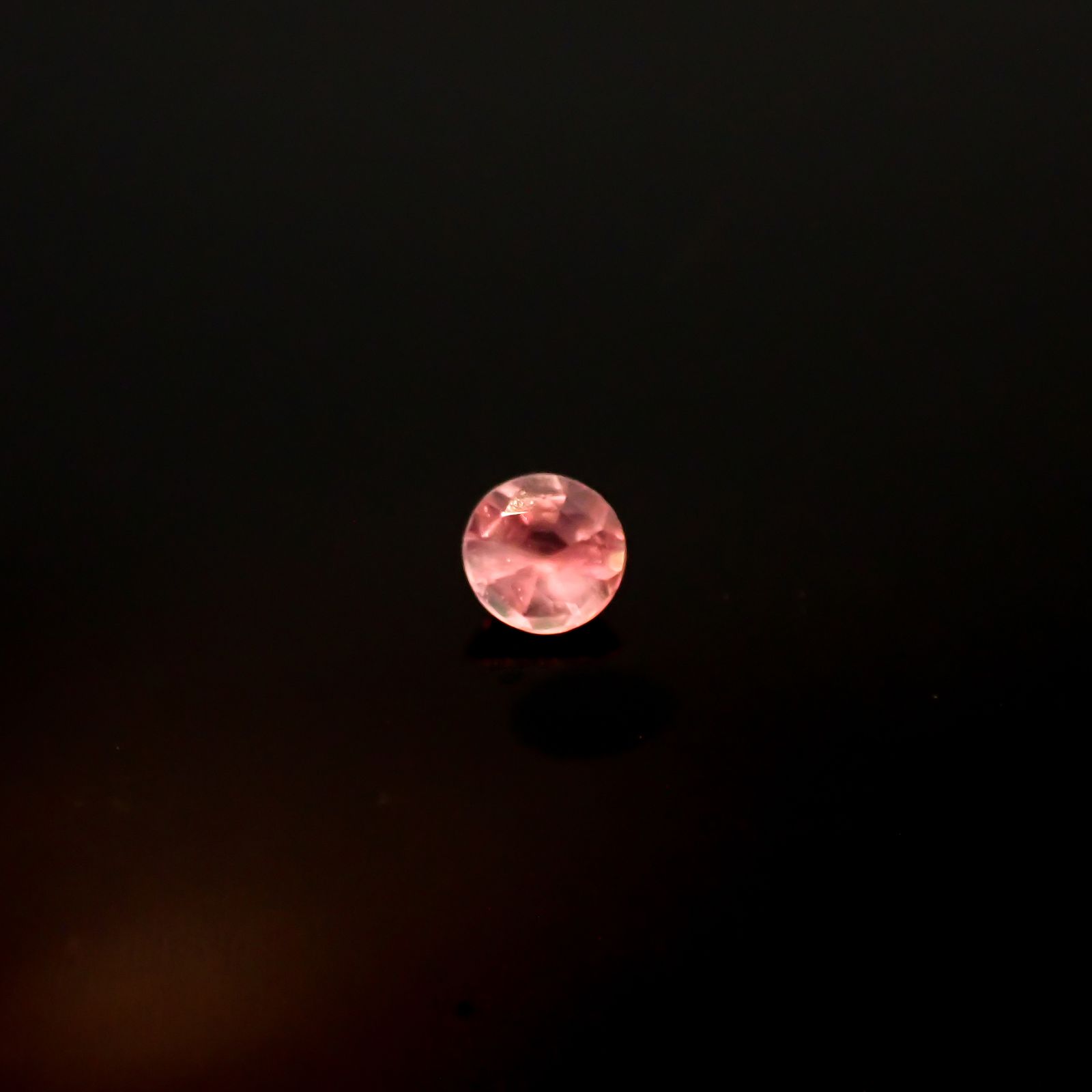 アレキサンドライトキャッツアイ ブラジル産/EmeraldMains社製 0.038ct[240527599]2.1x2.1mm前後