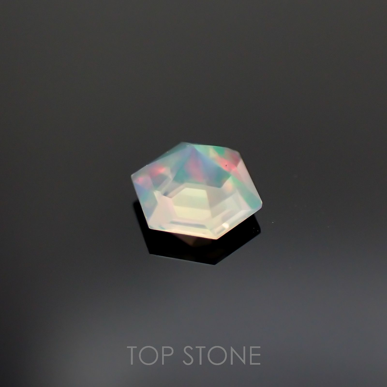 ◇ヘキサゴンカット◇エチオピアオパール エチオピア産 0.14ct[221018440]3.9x3.8mm前後