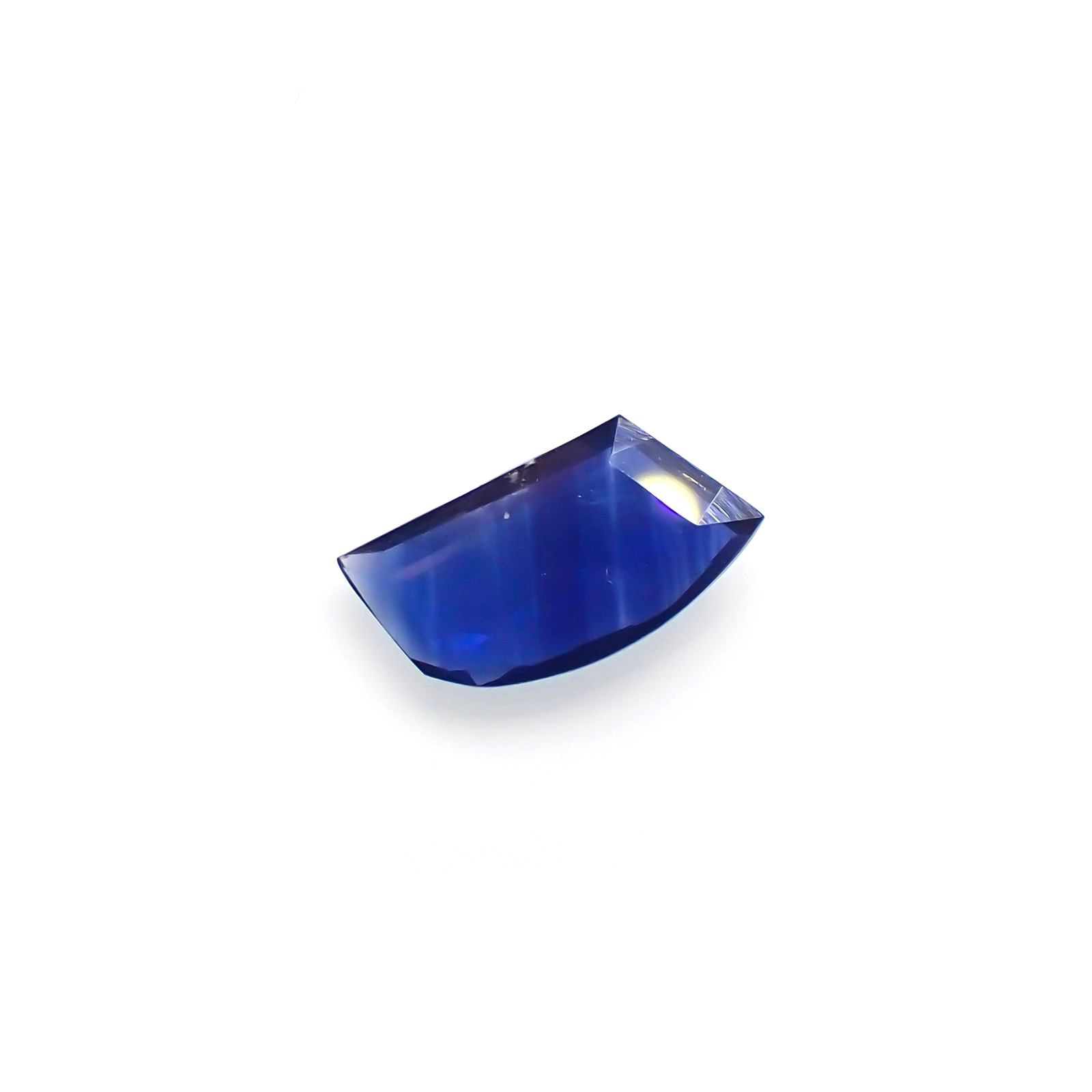 ◇カスタムカット◇サファイア(宝石名サファイア) マダガスカル産 0.84ct 識別済[210813190]9.2×5mm前後