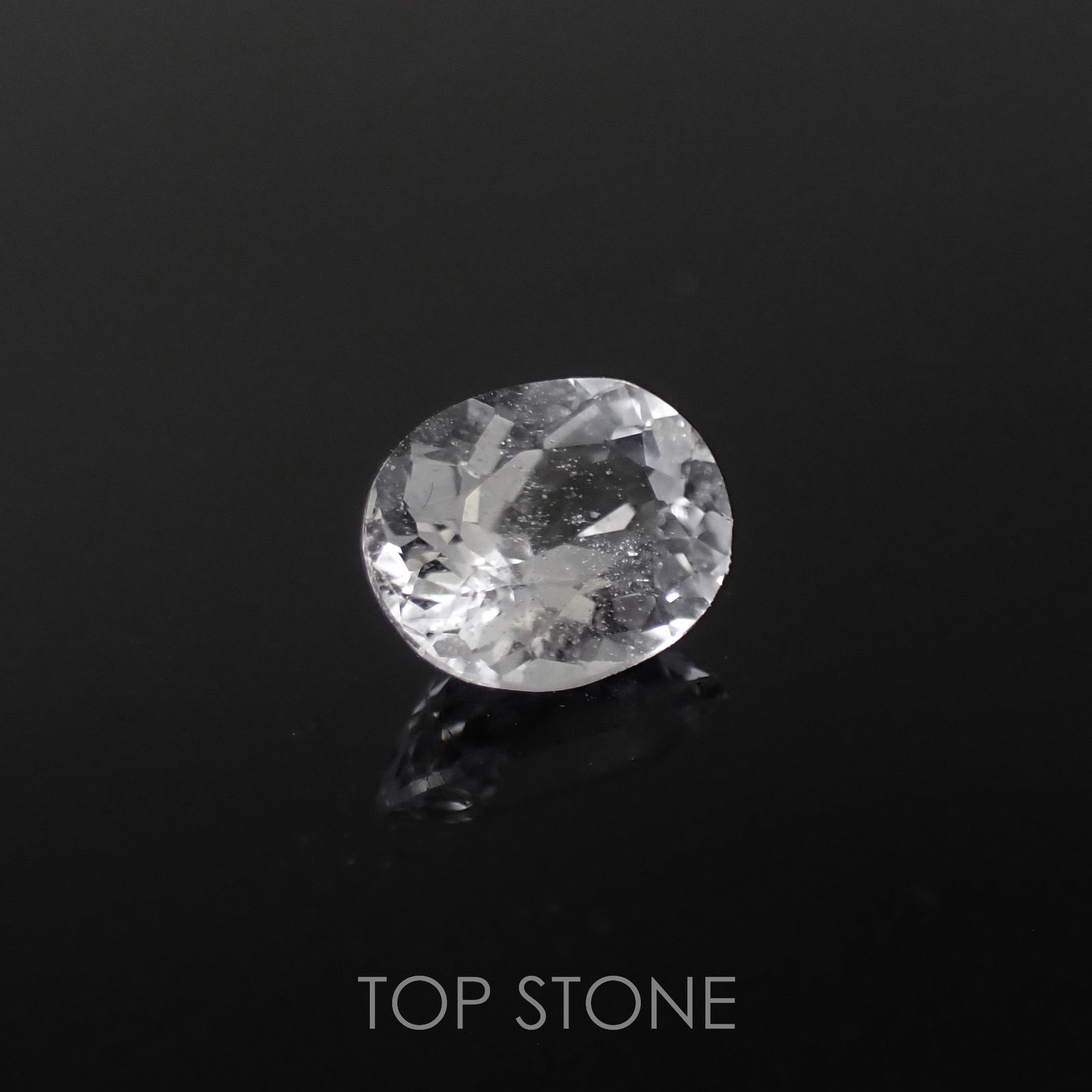 フェナカイト(宝石名フェナカイト)マダガスカル産 0.82ct 識別済[220716959]6.9x5.3mm前後