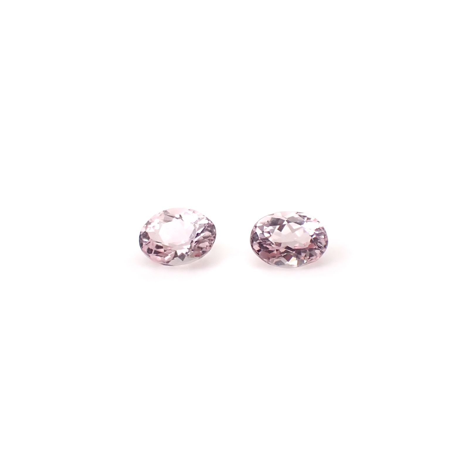 ◇ペアセット◇モルガナイト ブラジル産 0.35ct(2pcs合計) / 4.0-4.1x3.0-3.1mm前後 [260431960]