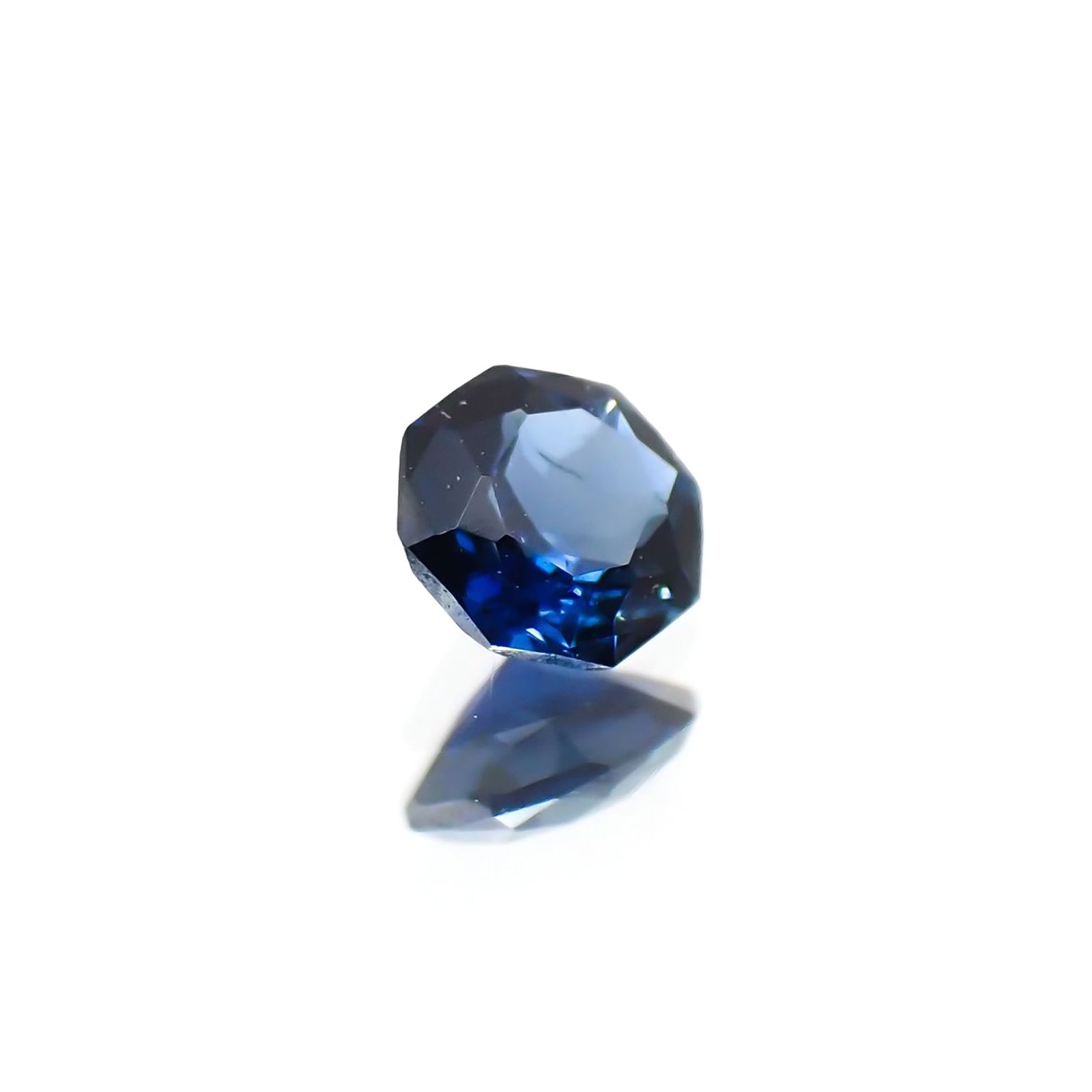 ◇オクタゴンカット◇サファイア(宝石名サファイア) マダガスカル産 識別済 0.14ct / 3.2x3.1mm前後 [26029064]