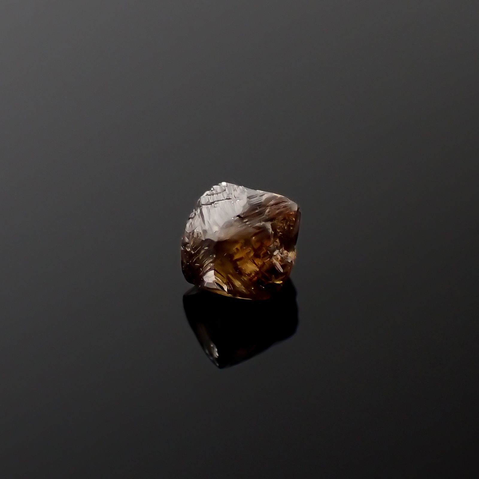 ソーヤブルダイヤモンド 原石 0.60ct[240326567]4.7x4mm前後