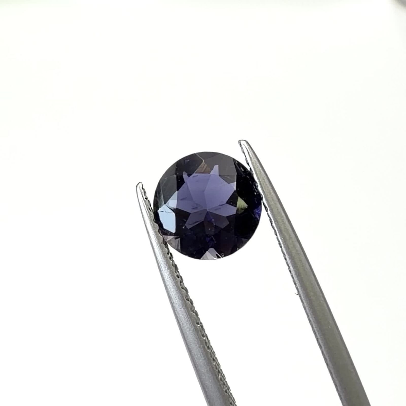 アイオライト タンザニア産 1.06ct / 7.3x7.3mm前後 [260231744] | TOP