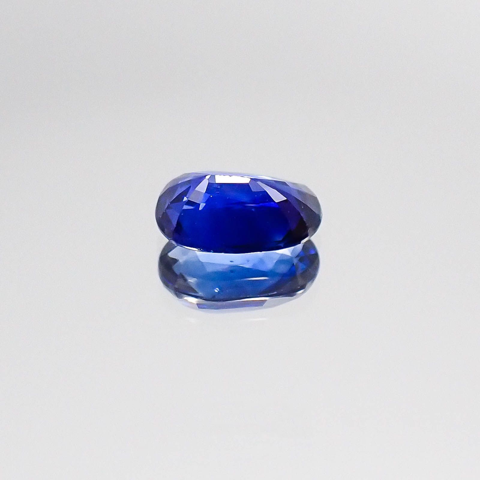 サファイア(宝石名サファイア)スリランカ産 0.97ct 識別済[220717115]6.9x5.3mm前後