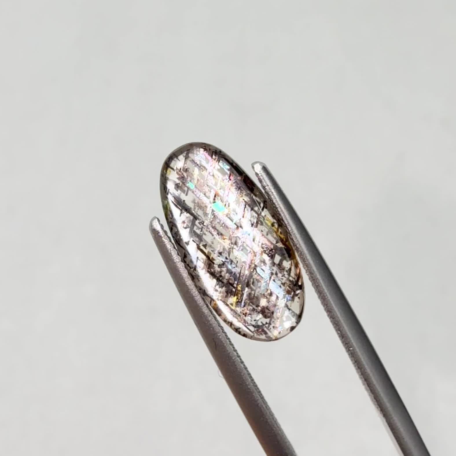 レインボーラティスサンストーン オーストラリア産 2.53ct / 14.5x6