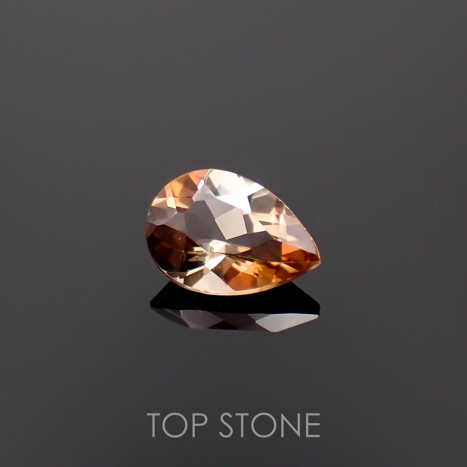 バイカラーアンダリュサイト(宝石名アンダリュサイト)スリランカ/マダガスカル産 0.58ct 識別済[230320832]6.8x4.7mm前後