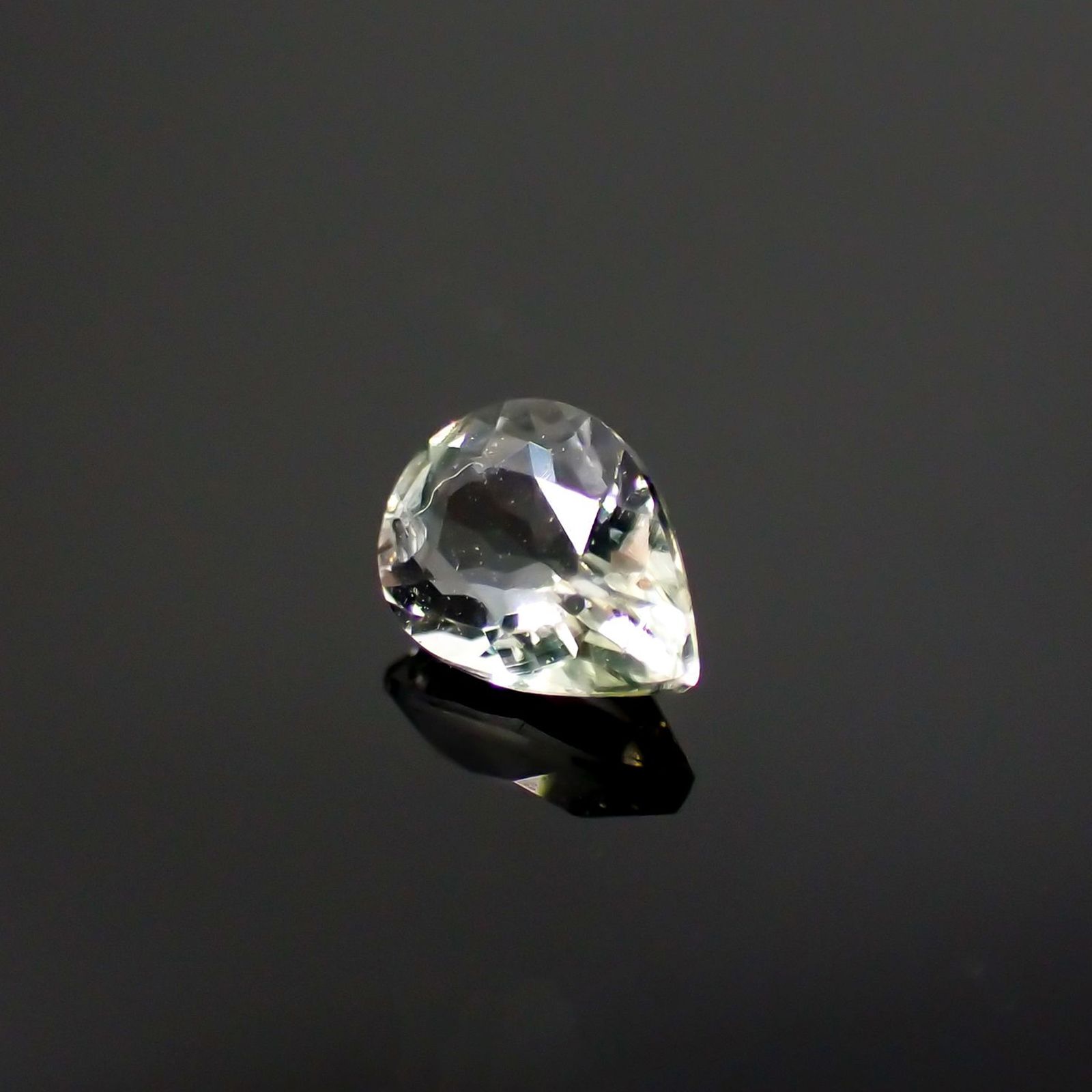 ハイアライトオパール(宝石名オパール) メキシコ産 0.160ct ソ付(彩珠)[210712058]4.5×3.3mm前後
