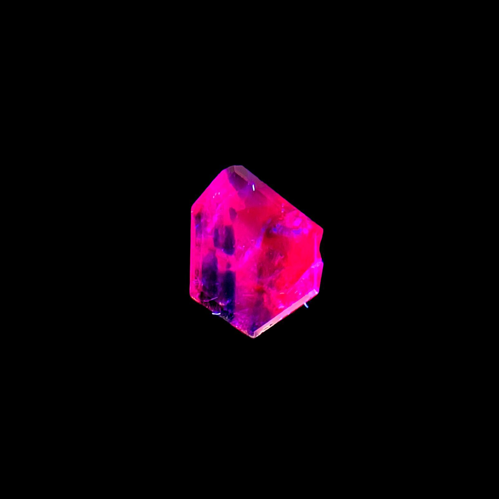 ◇カスタムカット◇ウィンザーサファイア(宝石名サファイア)タンザニア・ウィンザー産 0.99ct 識別済[220115378]8.6x6.3mm前後