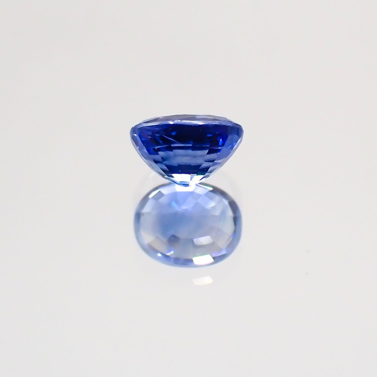 サファイア マダガスカル・スリランカ産 ルース 0.42ct[20128722]4.5×3.6mm前後