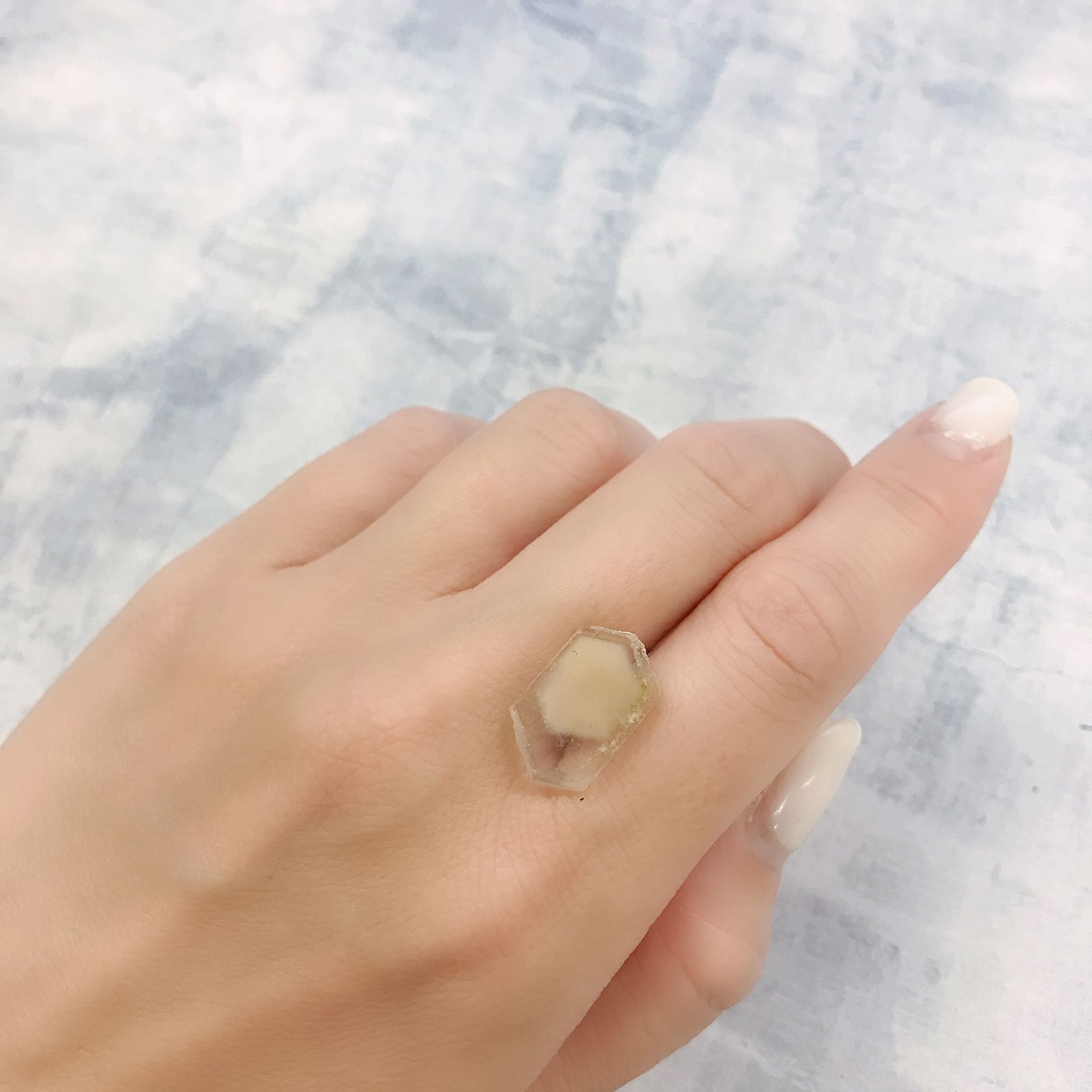 ファントムクォーツ 原石スライス ブラジル産 5.66ct[220716808]10.7x17.6mm前後