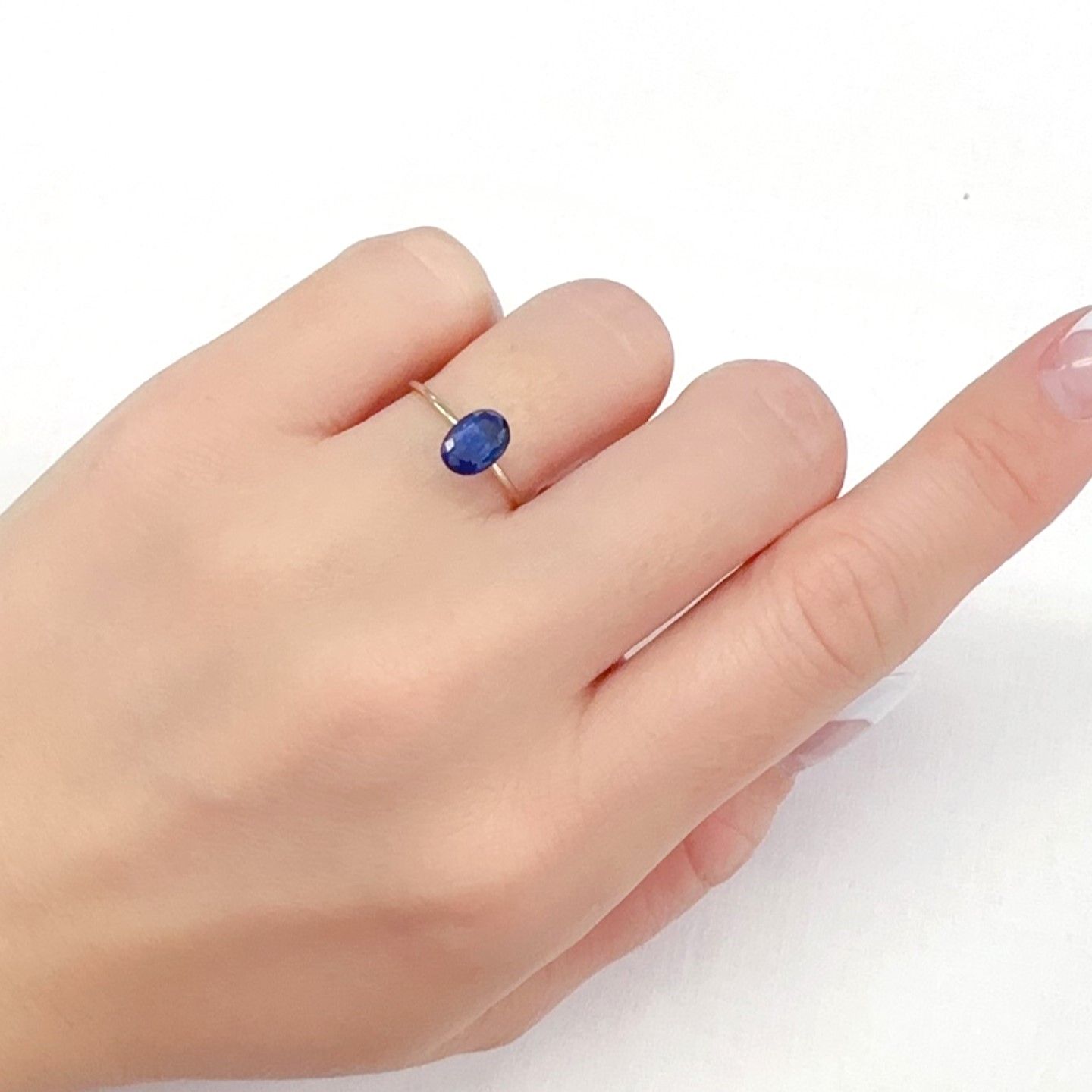 カイヤナイト(宝石名カイヤナイト)ネパール産 1.30ct 識別済[231225176]7.3x5.3mm前後