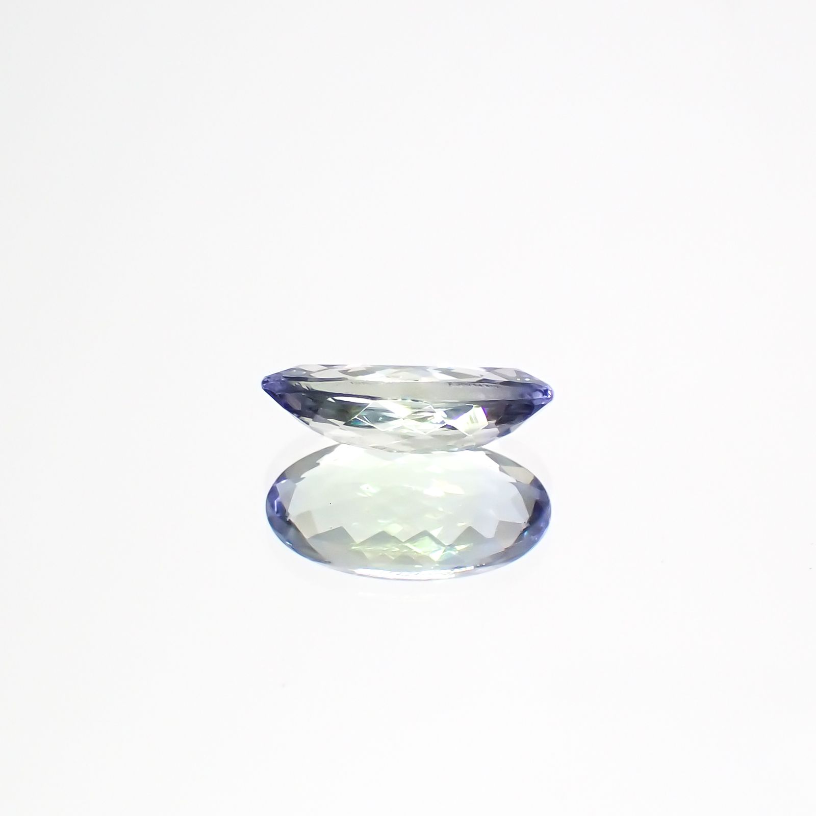 バイカラータンザナイト(宝石名タンザナイト/ゾイサイト)タンザニア産 1.31ct 識別済[231224647]10.1x5.2mm前後