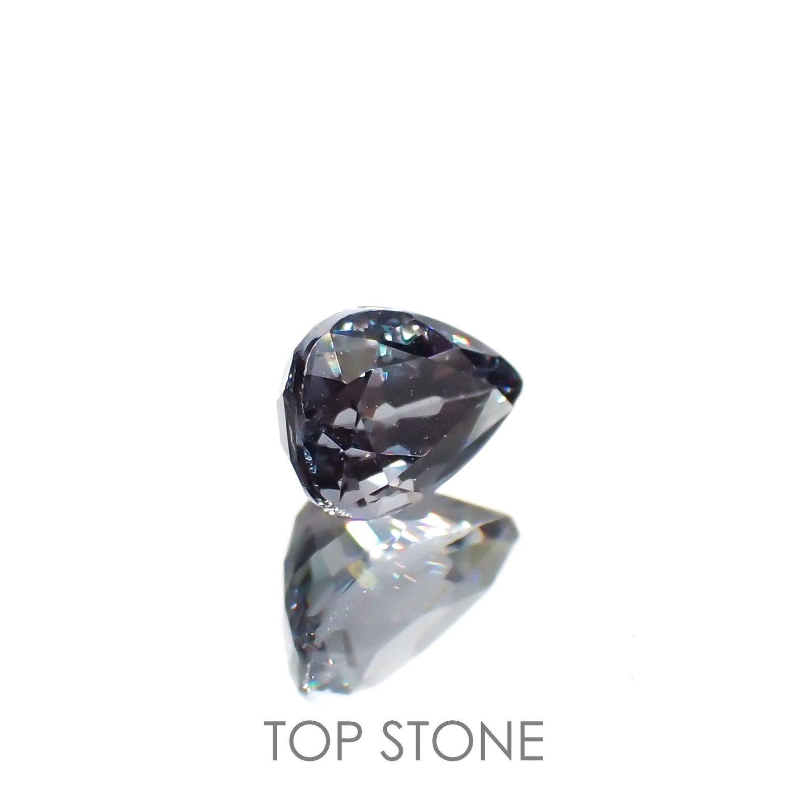 カラーチェンジガーネット アレキタイプ(宝石名ガーネット)マダガスカル・ベキリー産 0.69ct 識別済[220716954]6x4.1mm前後