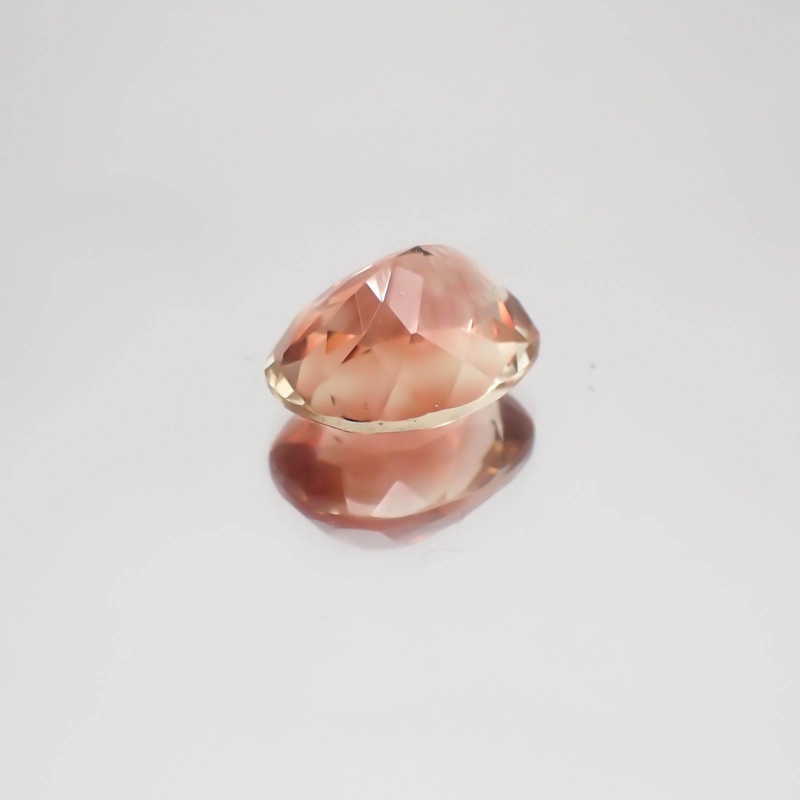 オレゴンサンストーン(宝石名ラブラドライト)アメリカ・オレゴン州産 2.21ct 識別済[230421892]9.5x7.6mm前後
