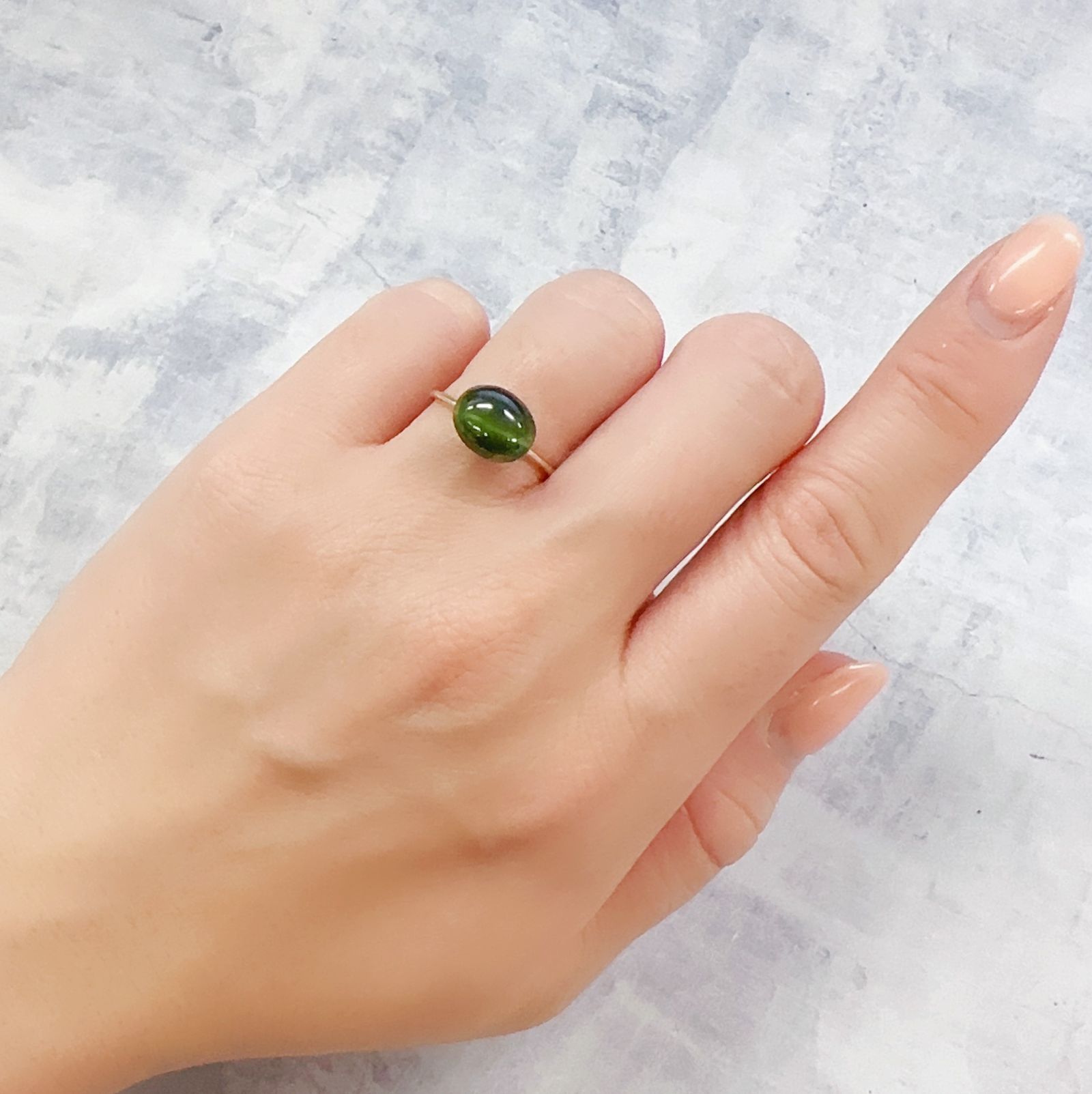 ダイオプサイドキャッツアイ(宝石名ダイオプサイト・キャッツアイ)ロシア産 3.518ct ソ付(CGL)[230120307]9.9x8mm前後