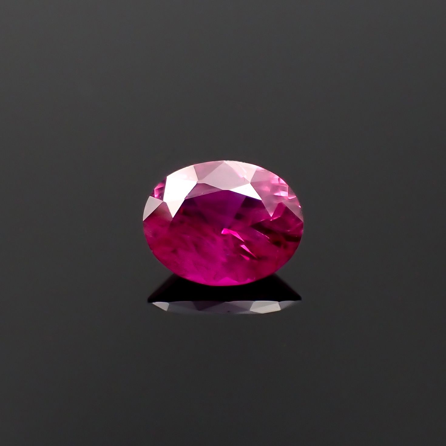 ルビー ビルマ/モザンビーク産 0.31ct[230622354]4.7x3.7mm前後