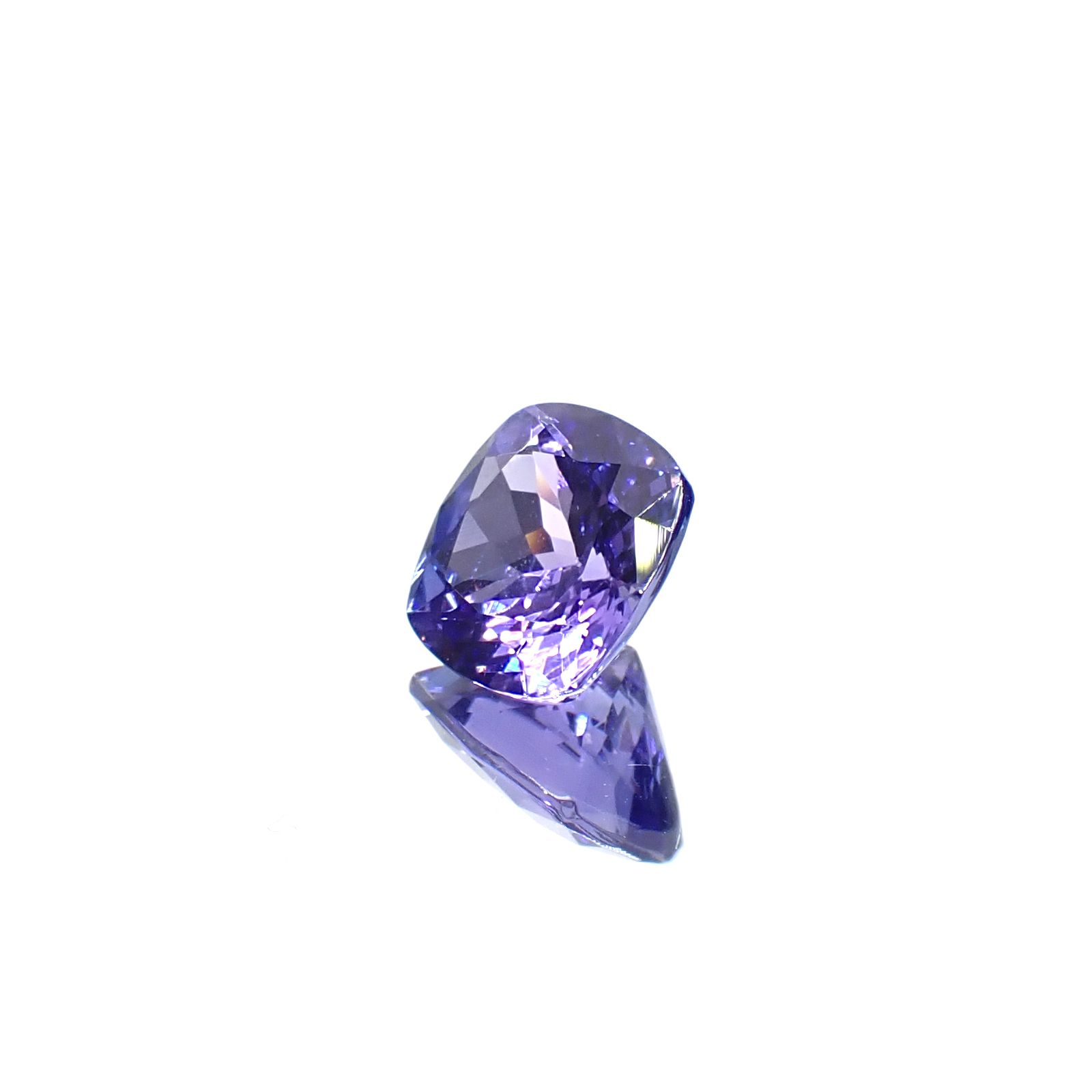 タンザナイト(宝石名タンザナイト)タンザニア産 識別済 1.83ct / 7.4x7.4mm前後 [251031244]