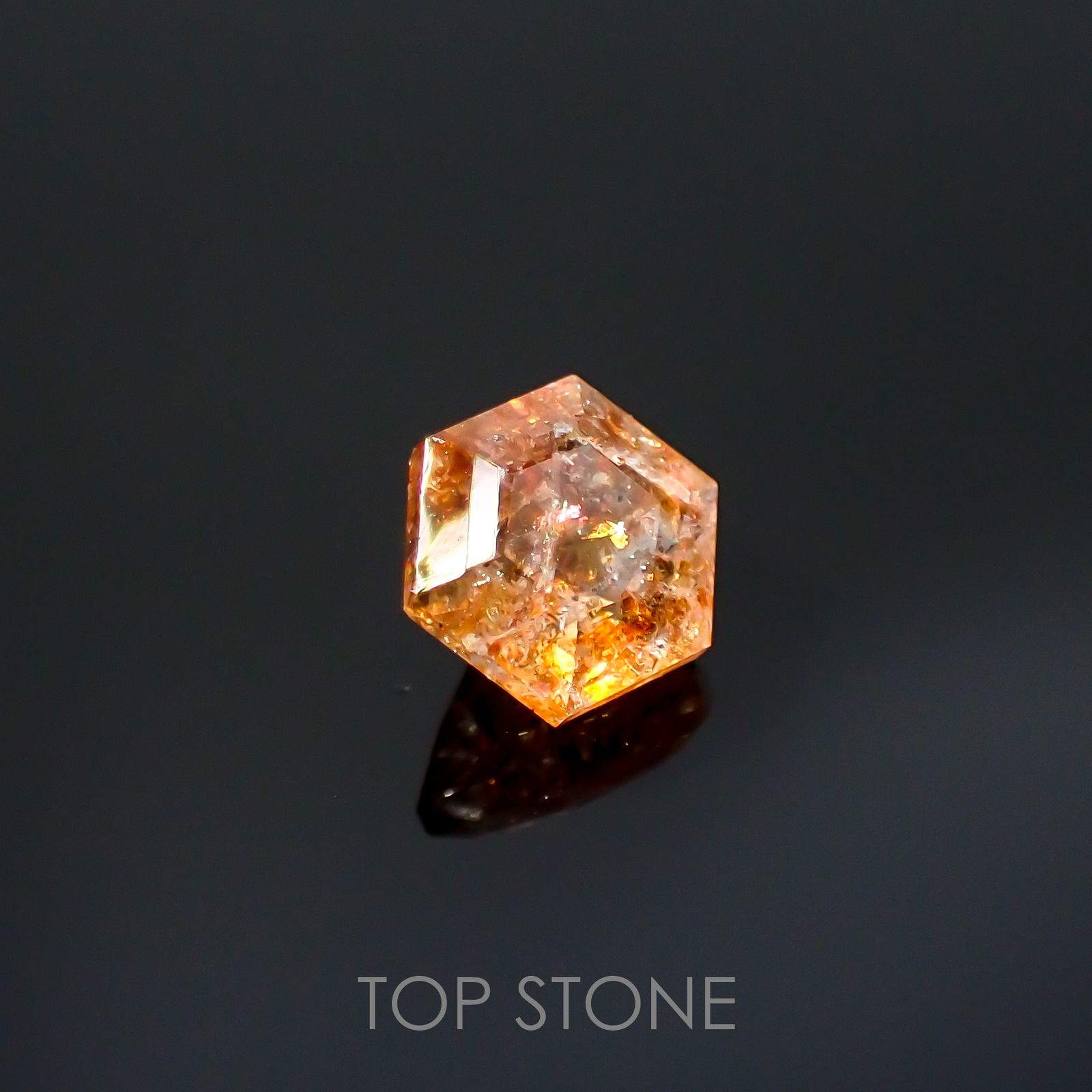 ◇ヘキサゴンカット◇イリュージョンサンストーン インド産 0.58ct[220115491]5.1x5.1mm前後