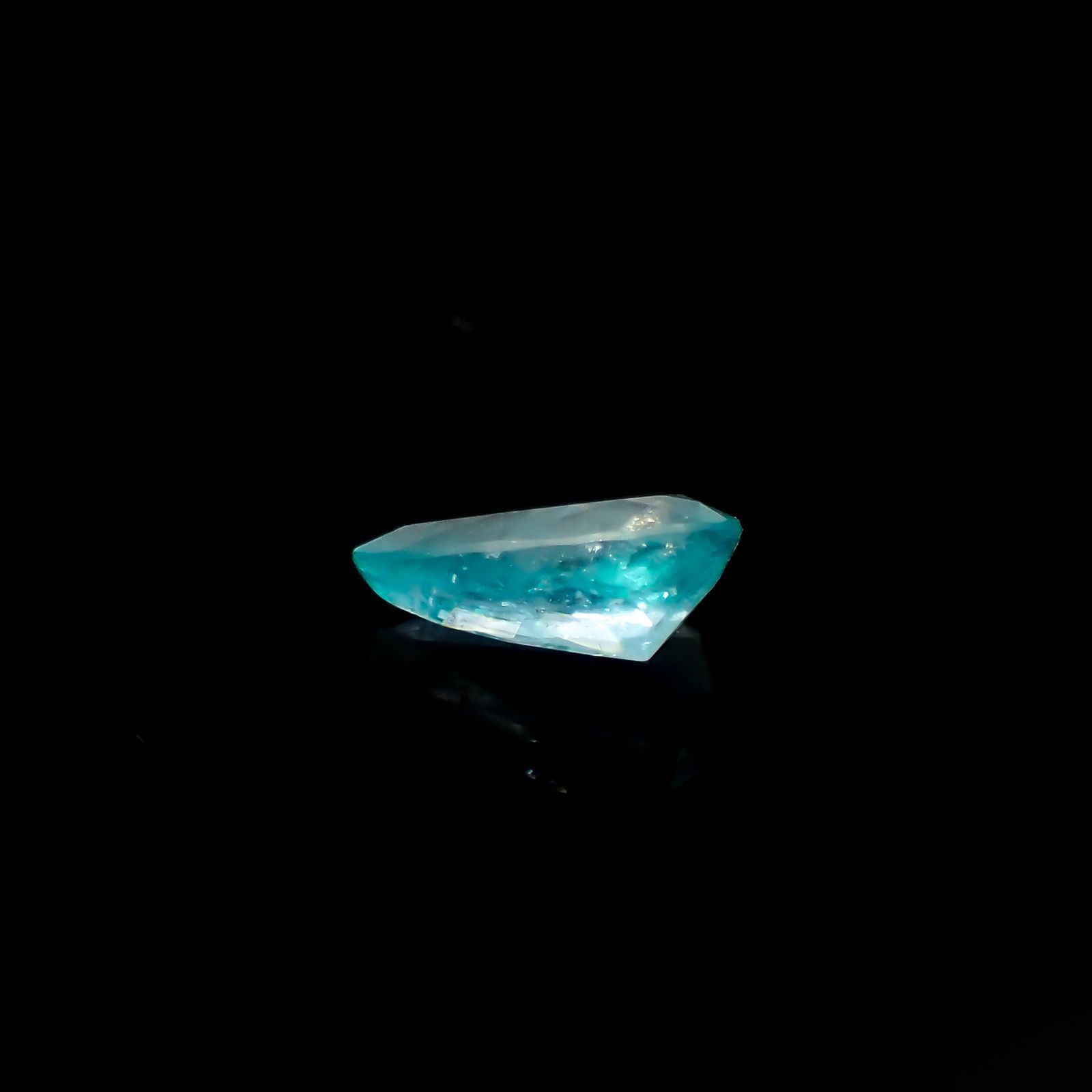 ユークレース(宝石名ユークレース)コロンビア産 1.300ct CGL鑑付[220616467]9.78x5.79mm前後