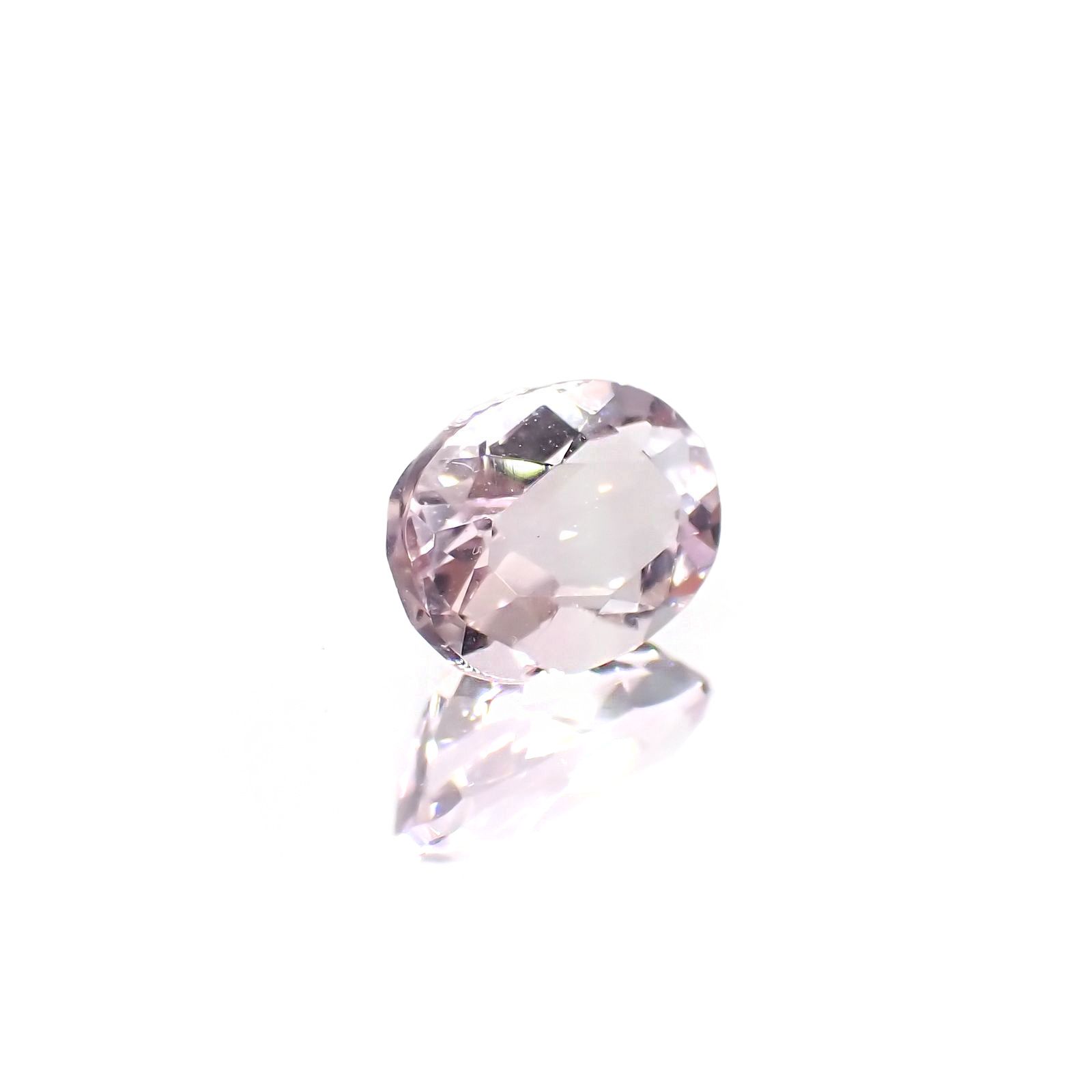 ピンクフローライト(宝石名フルオライト)ブラジル産 識別済 1.47ct / 7.9x6.1mm前後 [220115128]