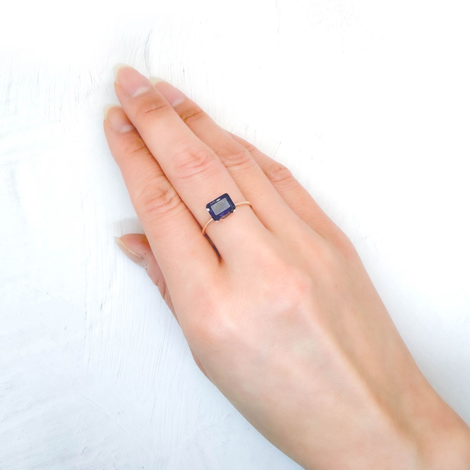 アイオライトサンストーン インド/ブラジル産 1.24ct / 7.9x5.9mm前後 [260231677]