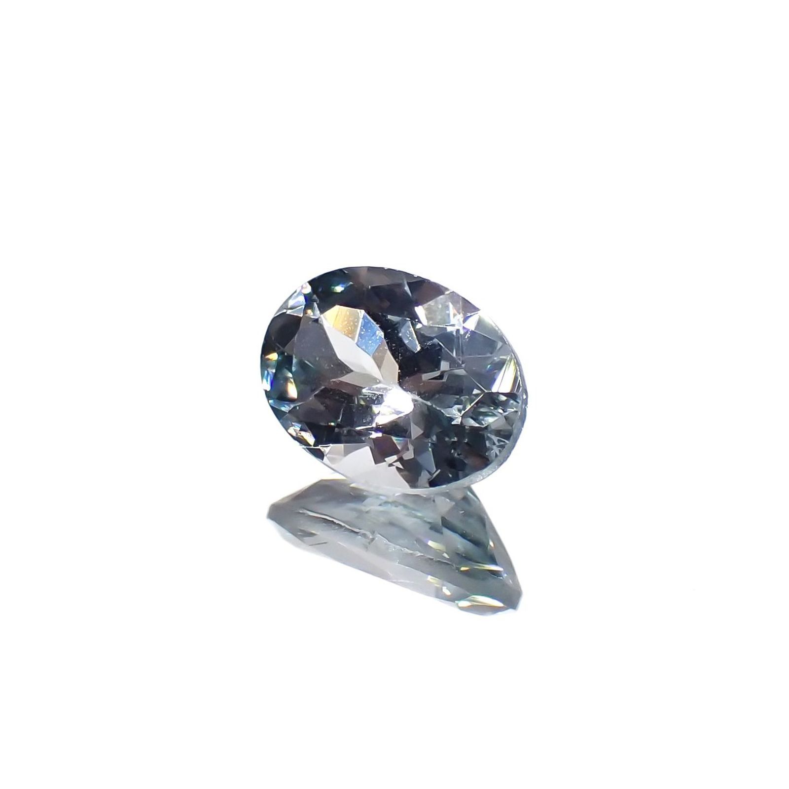 グレースピネル タンザニア産 0.83ct / 6.7x4.8mm前後 [251021548]