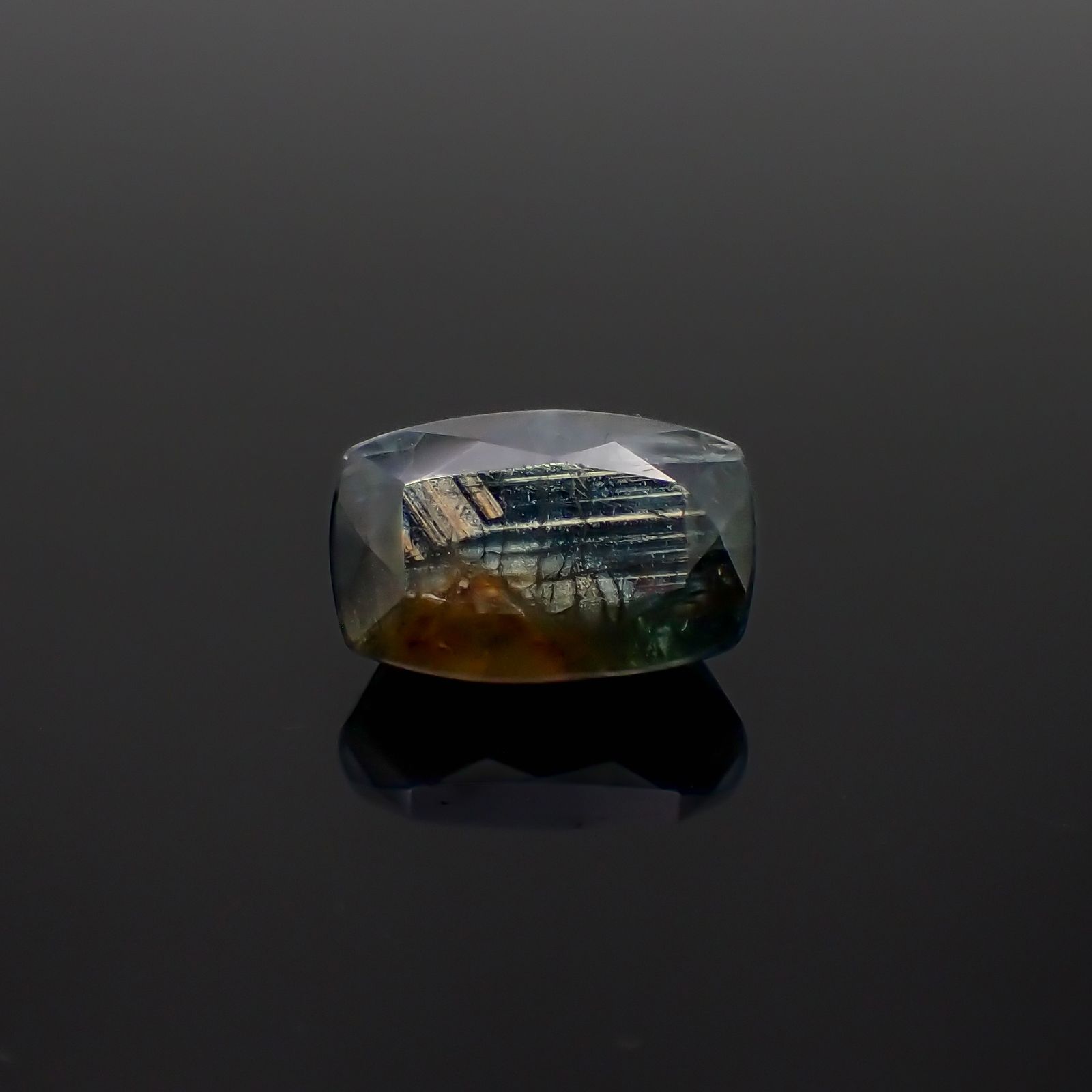 ゴールドシーンサファイア非加熱 ケニア産 9.97ct[230321339]14.2x9.1mm前後