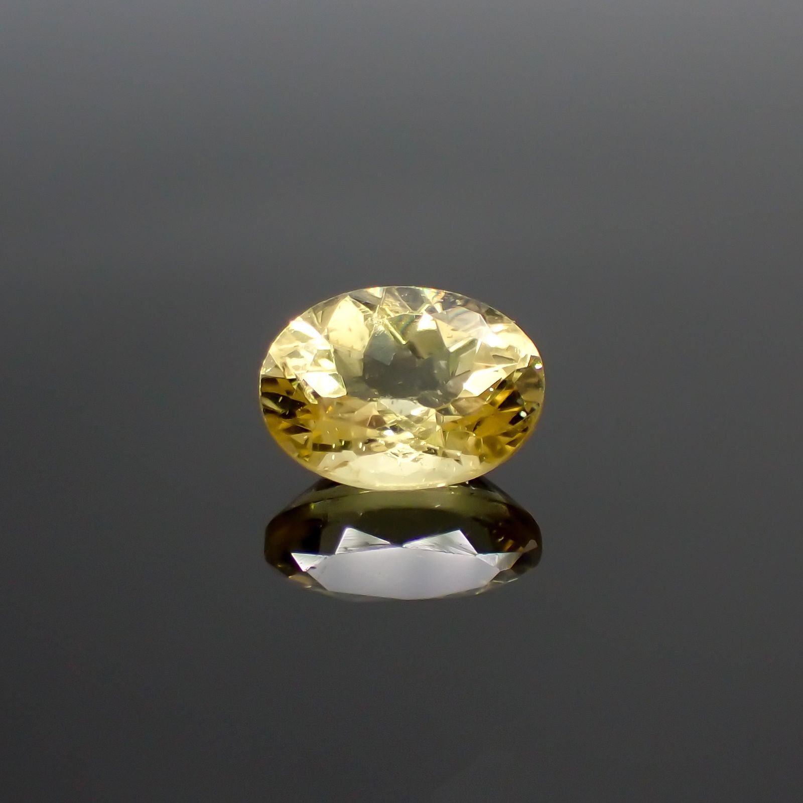 レモンイエローアパタイト(宝石名アパタイト) メキシコ産 1.41ct 識別済[210913226]8.1×6.1mm前後